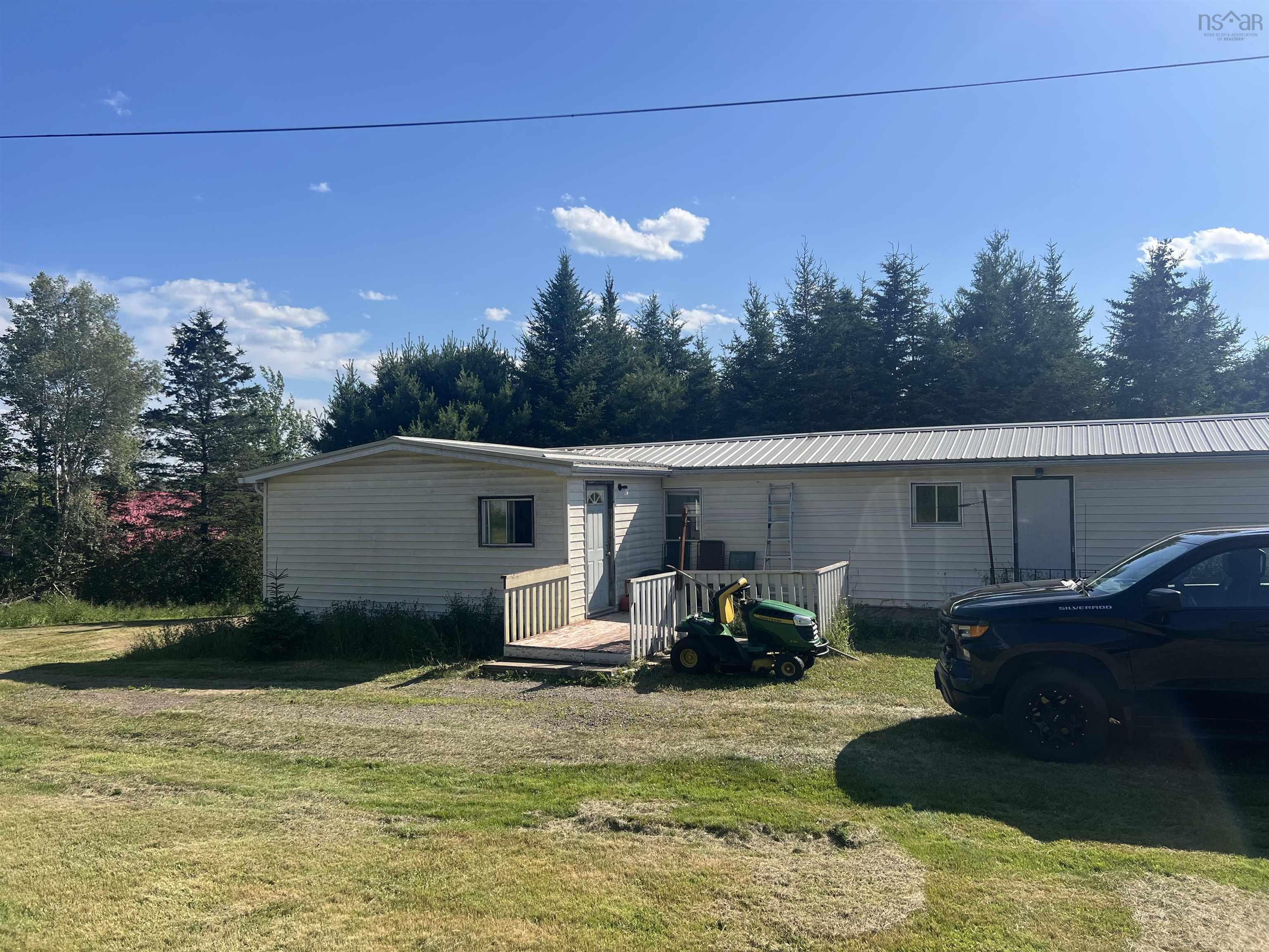 $235,000.00: 1813 Highway 2, Hilden