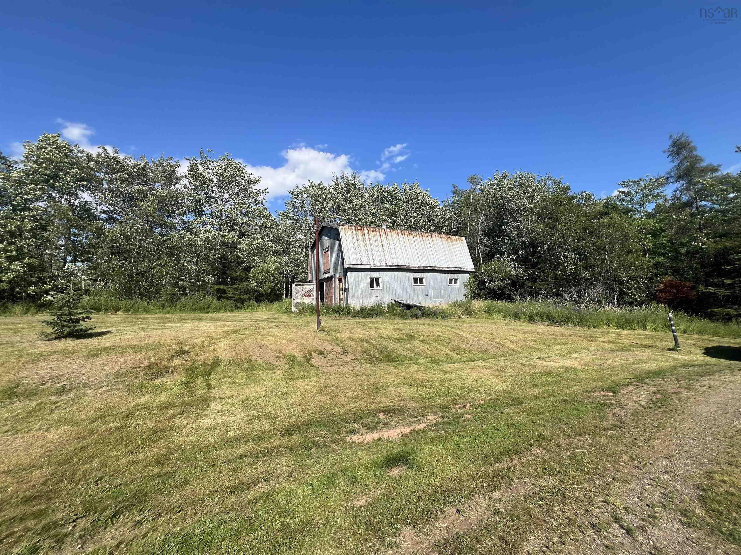 $235,000.00: 1813 Highway 2, Hilden