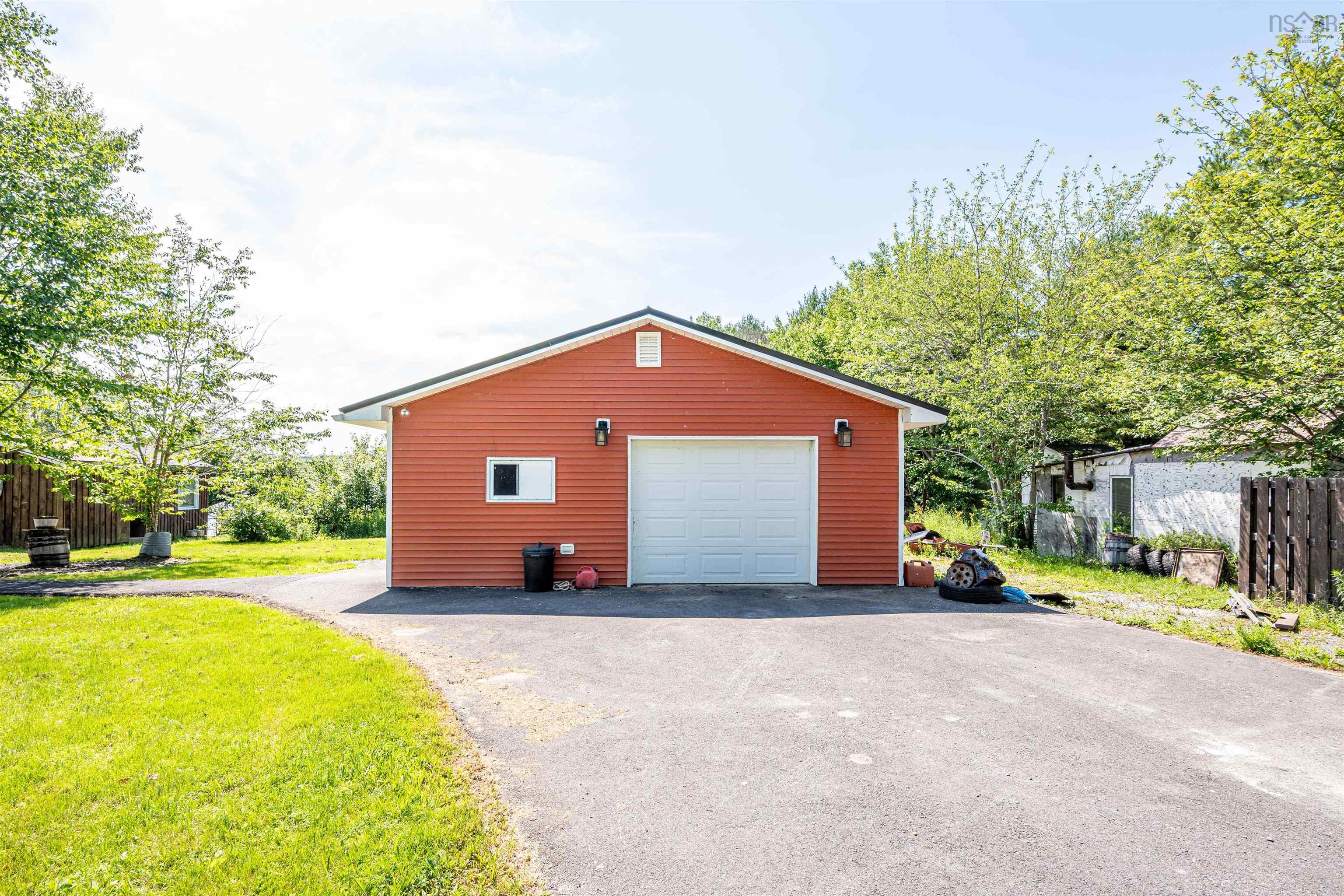 $599,000.00: 60 Long Lake Road, East Uniacke