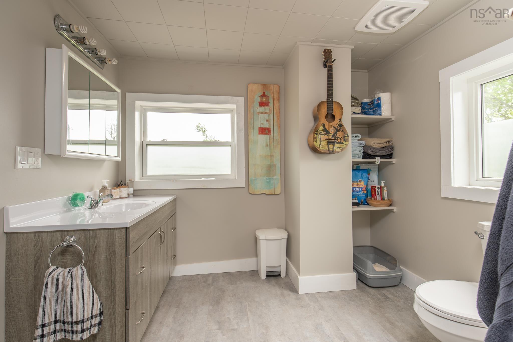 $589,900.00: 223-225 Forest Street, Yarmouth