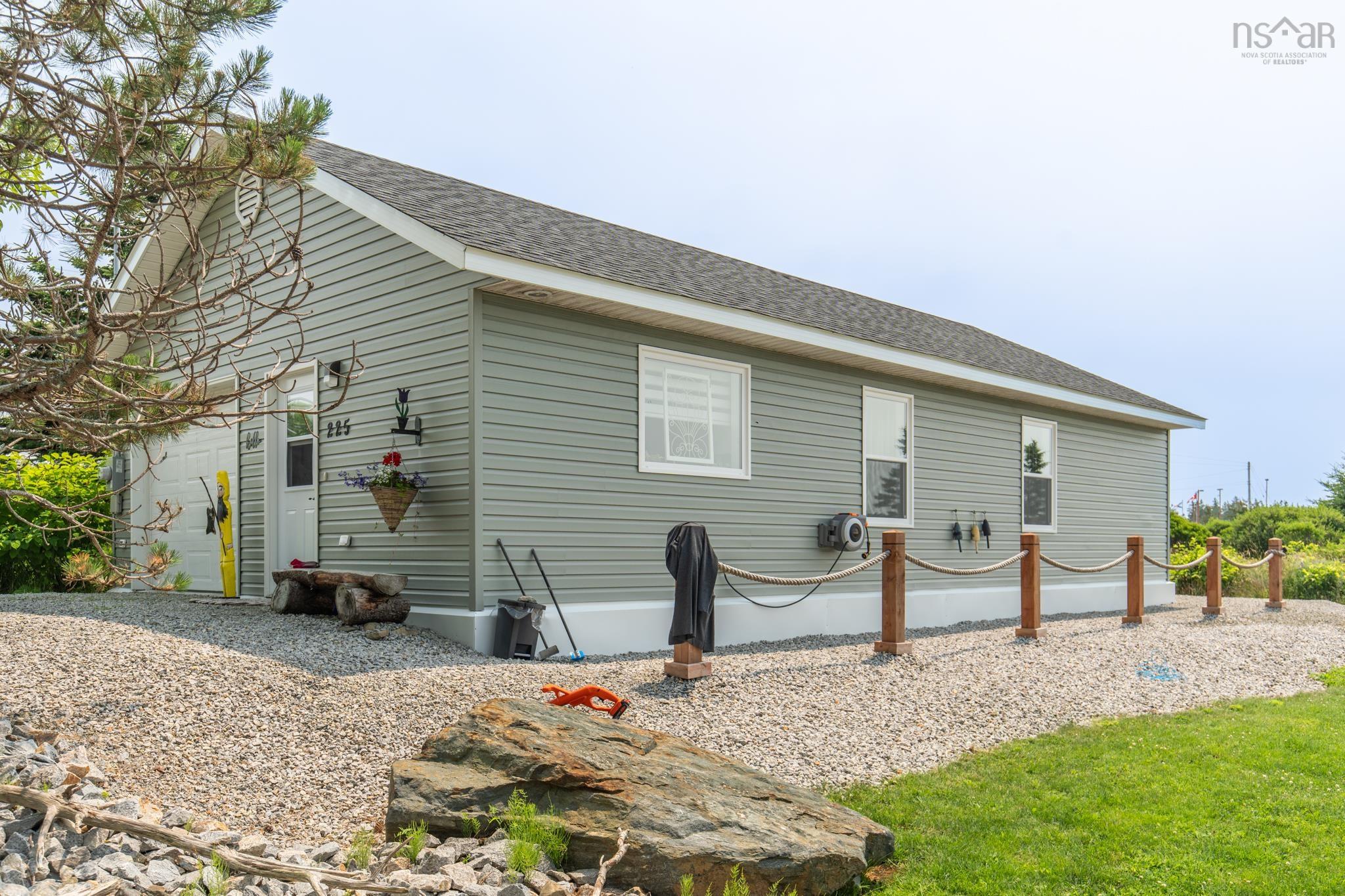 $589,900.00: 223-225 Forest Street, Yarmouth