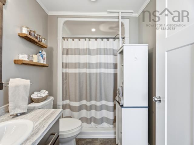 $549,900.00: 1031 West Bay Road, West Bay