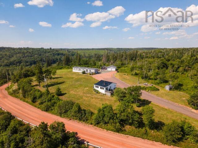 $549,900.00: 1031 West Bay Road, West Bay