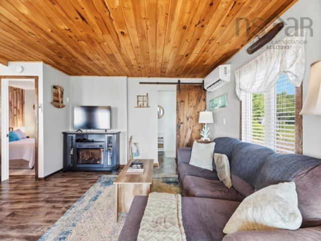 $549,900.00: 1031 West Bay Road, West Bay