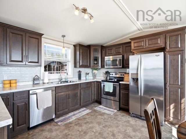 $549,900.00: 1031 West Bay Road, West Bay