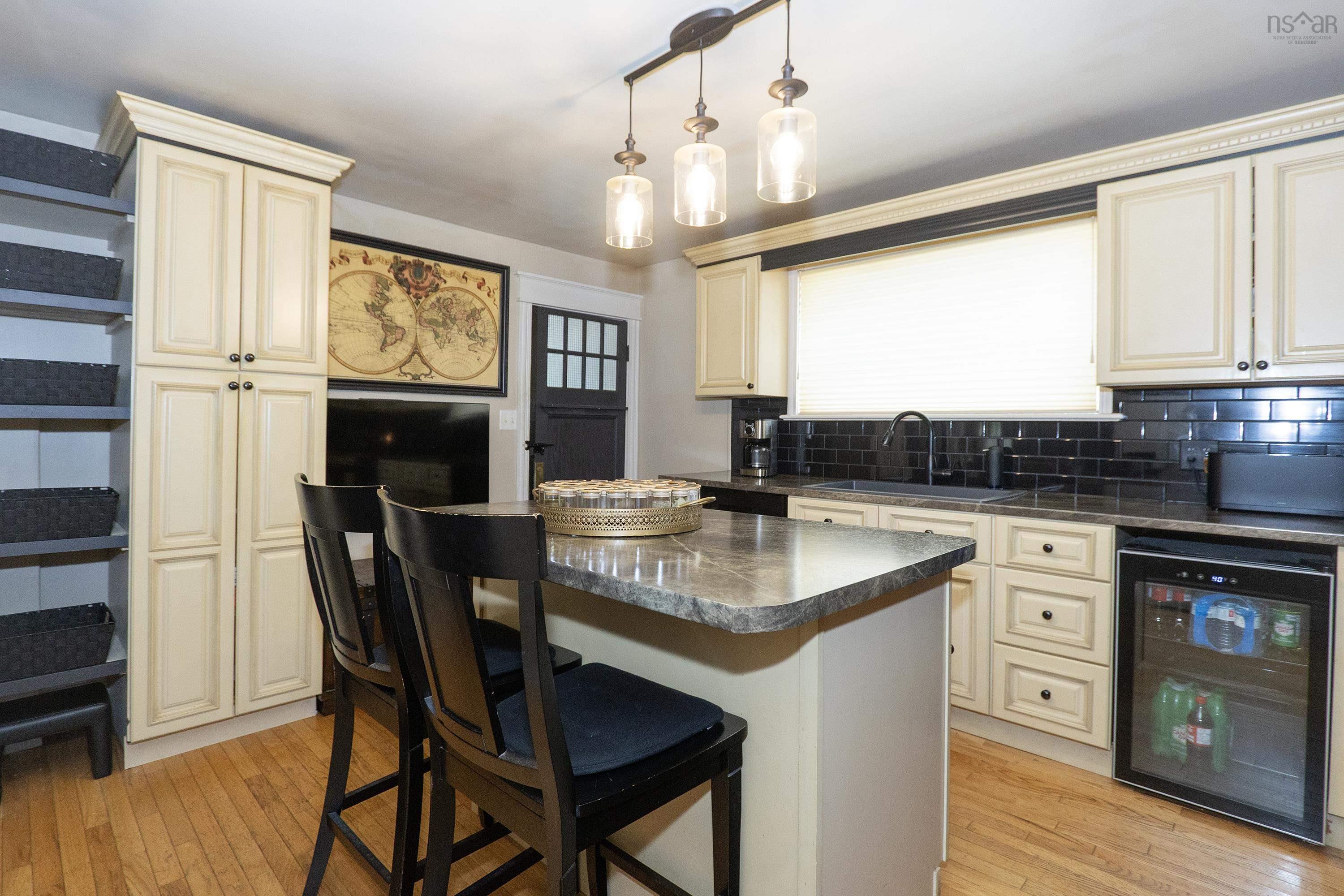 $399,900.00: 20 Regent Street, Amherst