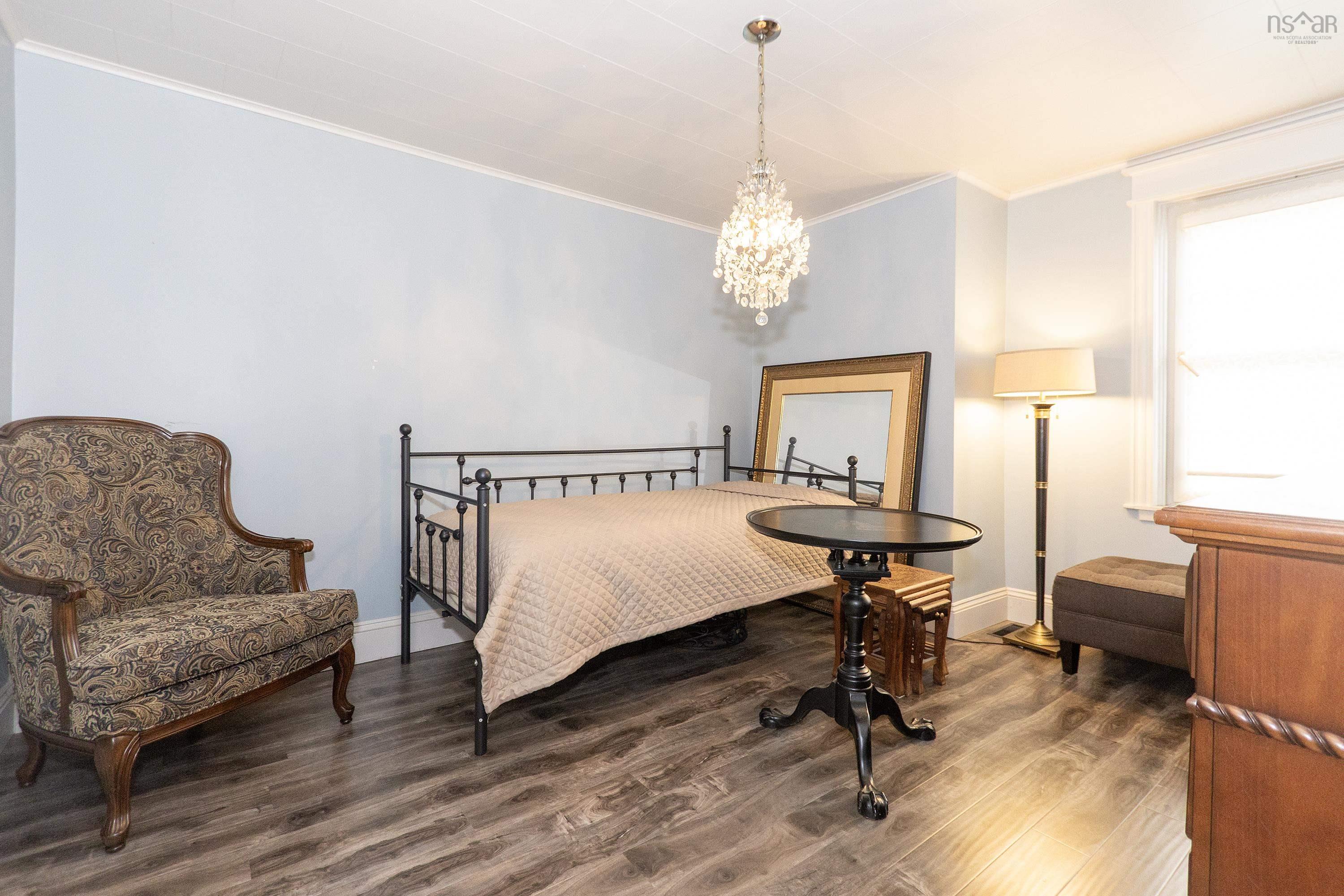 $399,900.00: 20 Regent Street, Amherst