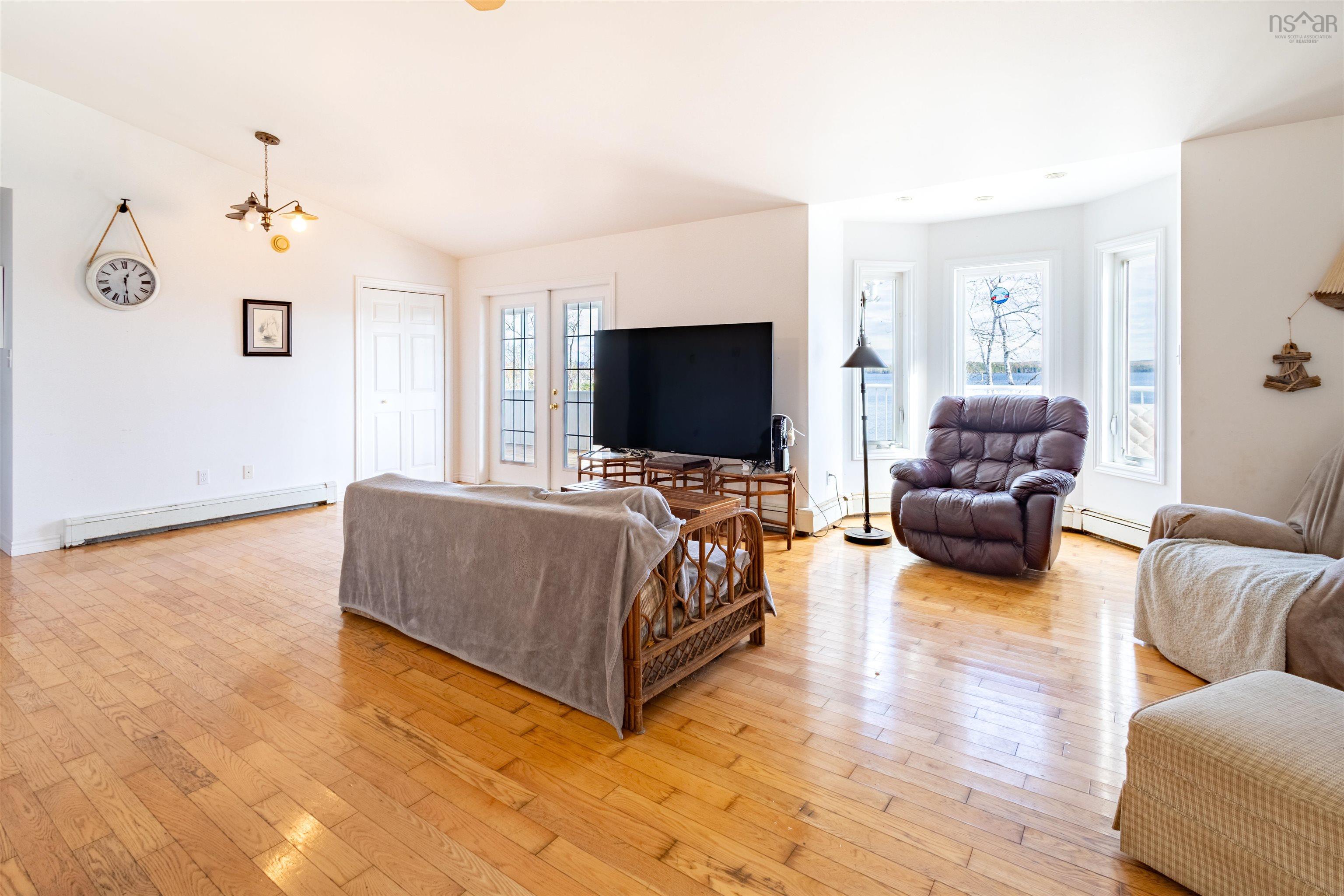 $499,000.00: 225 Maple Drive Drive, Cape George