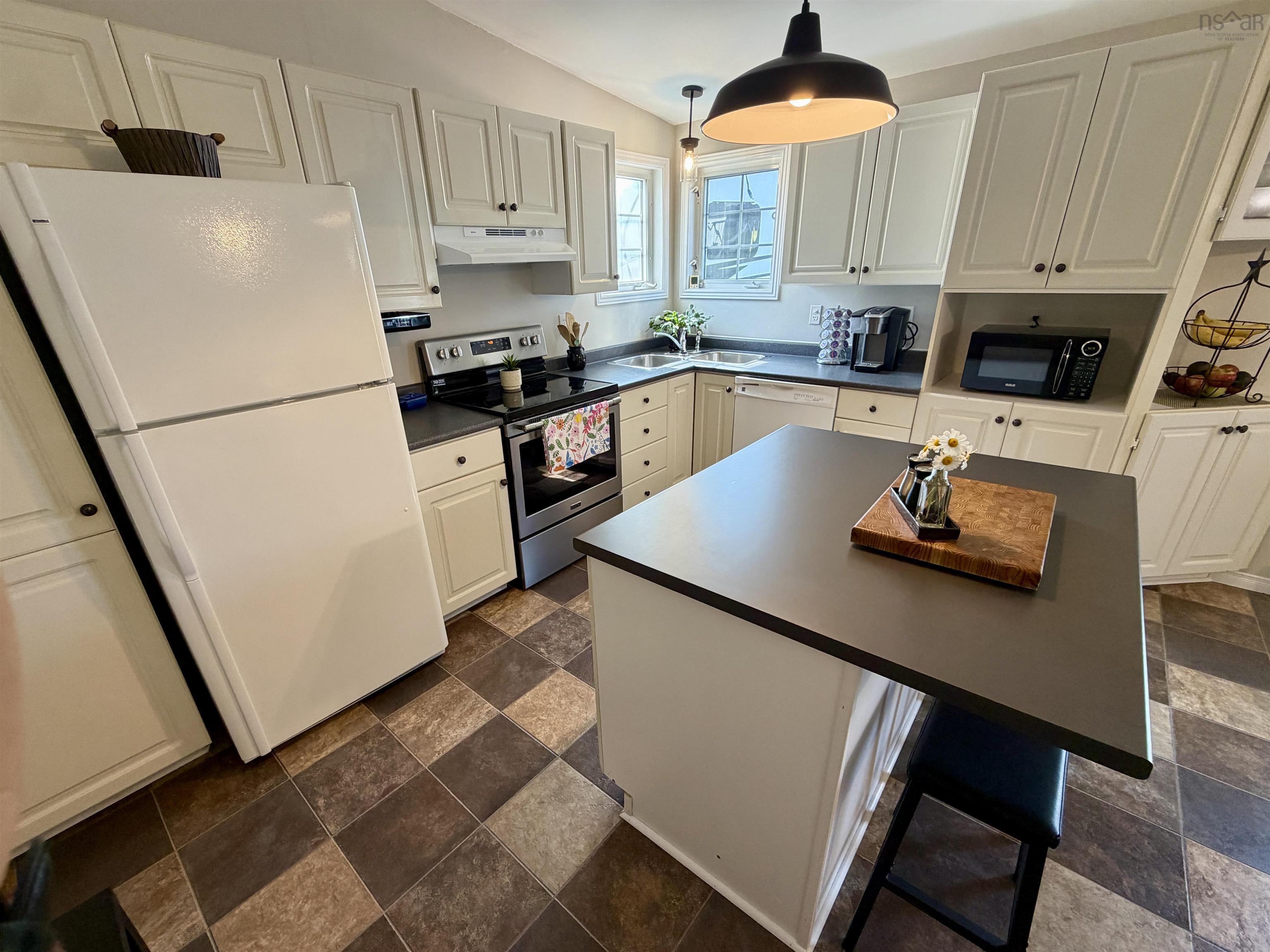 $419,900.00: 12 Lorraine Lane, Lower South River