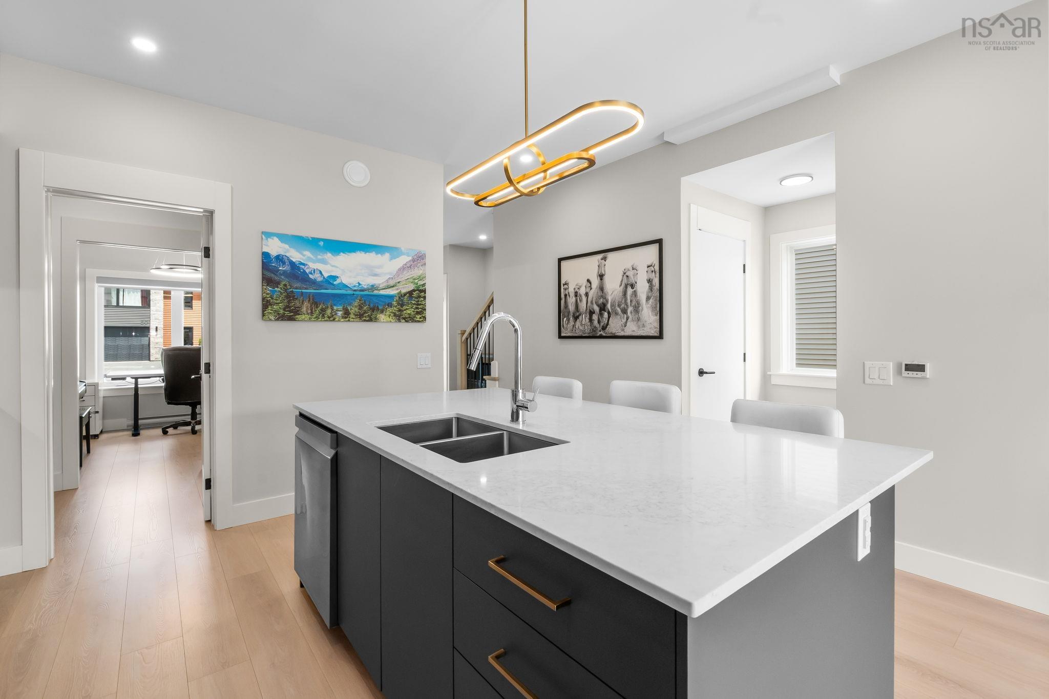 $724,900.00: 91 Honeygold Drive, Halifax