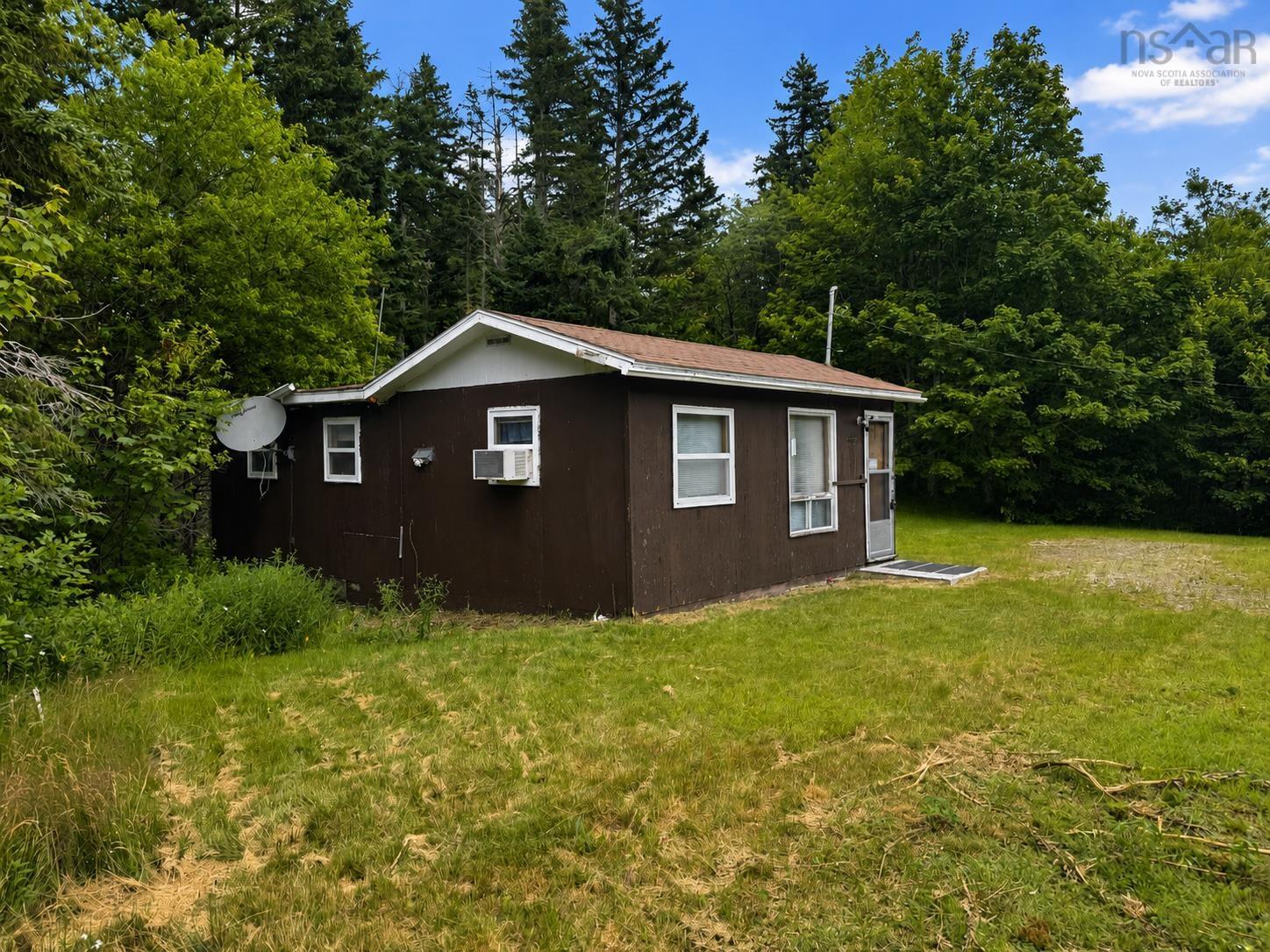 $60,000.00: 19303 19 Highway, South West Margaree