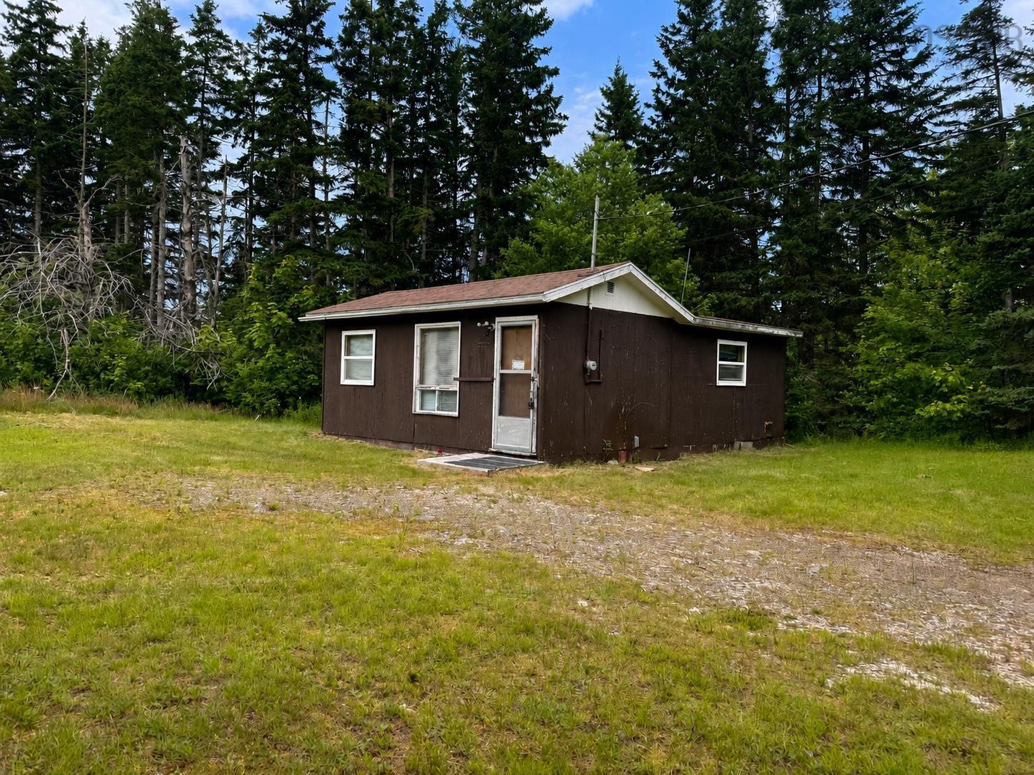 $60,000.00: 19303 19 Highway, South West Margaree