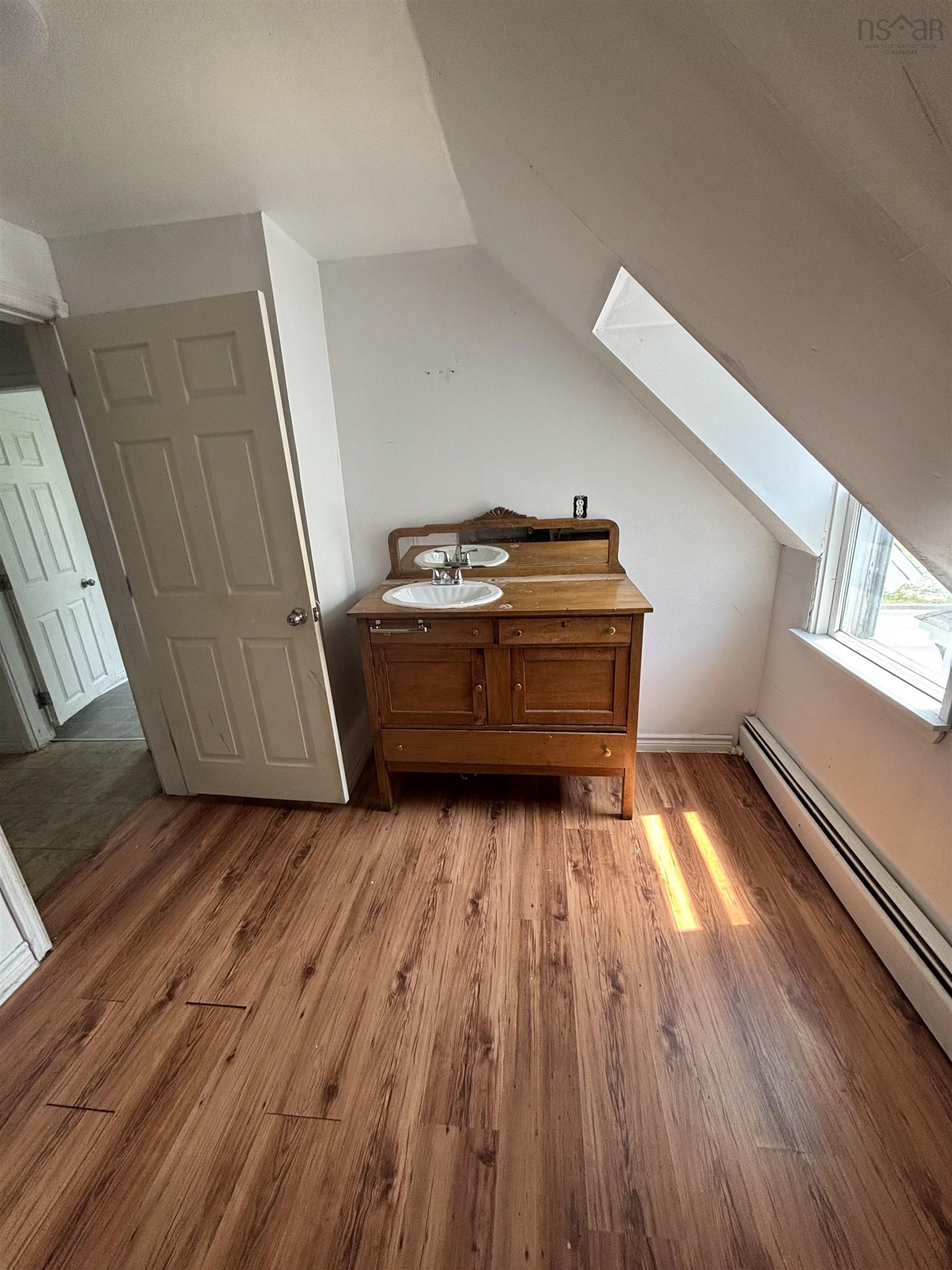 $59,900.00: 72 Pierce Street, North Sydney