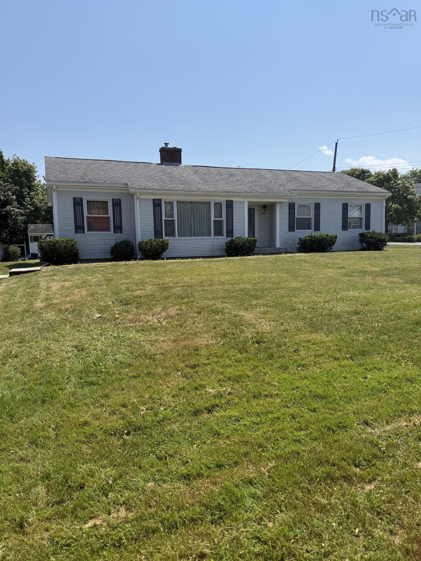 $570,000.00: 65 MACDONALD STREET, ANTIGONISH, N.S., Antigonish
