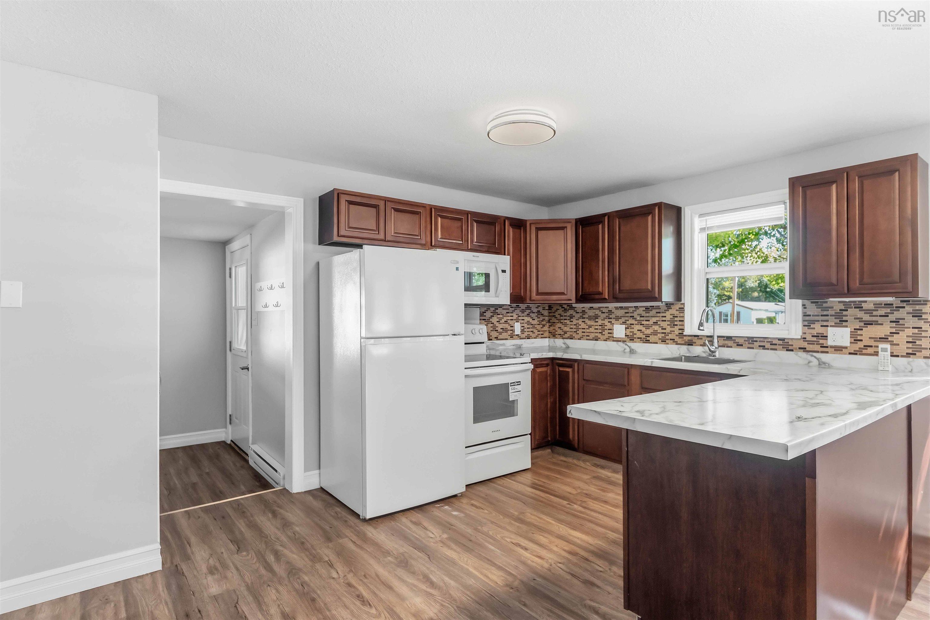 $374,500.00: 1003 Glasgow Avenue, Greenwood