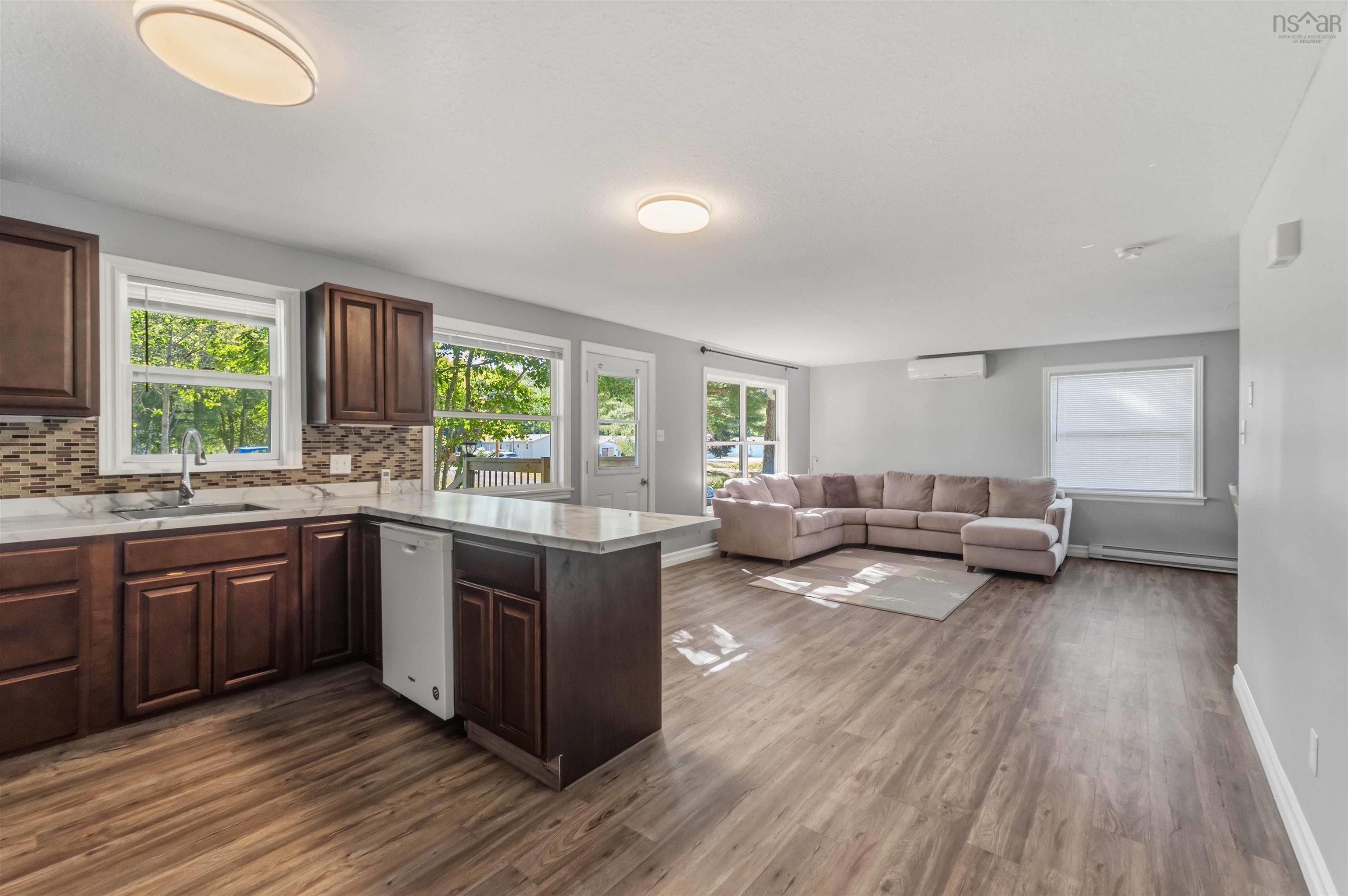 $374,500.00: 1003 Glasgow Avenue, Greenwood