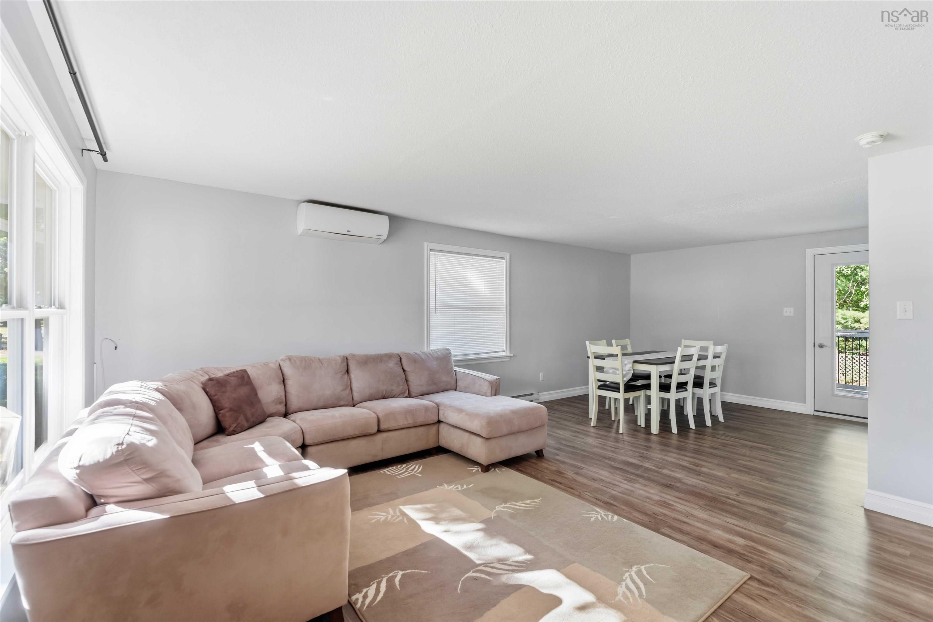 $374,500.00: 1003 Glasgow Avenue, Greenwood