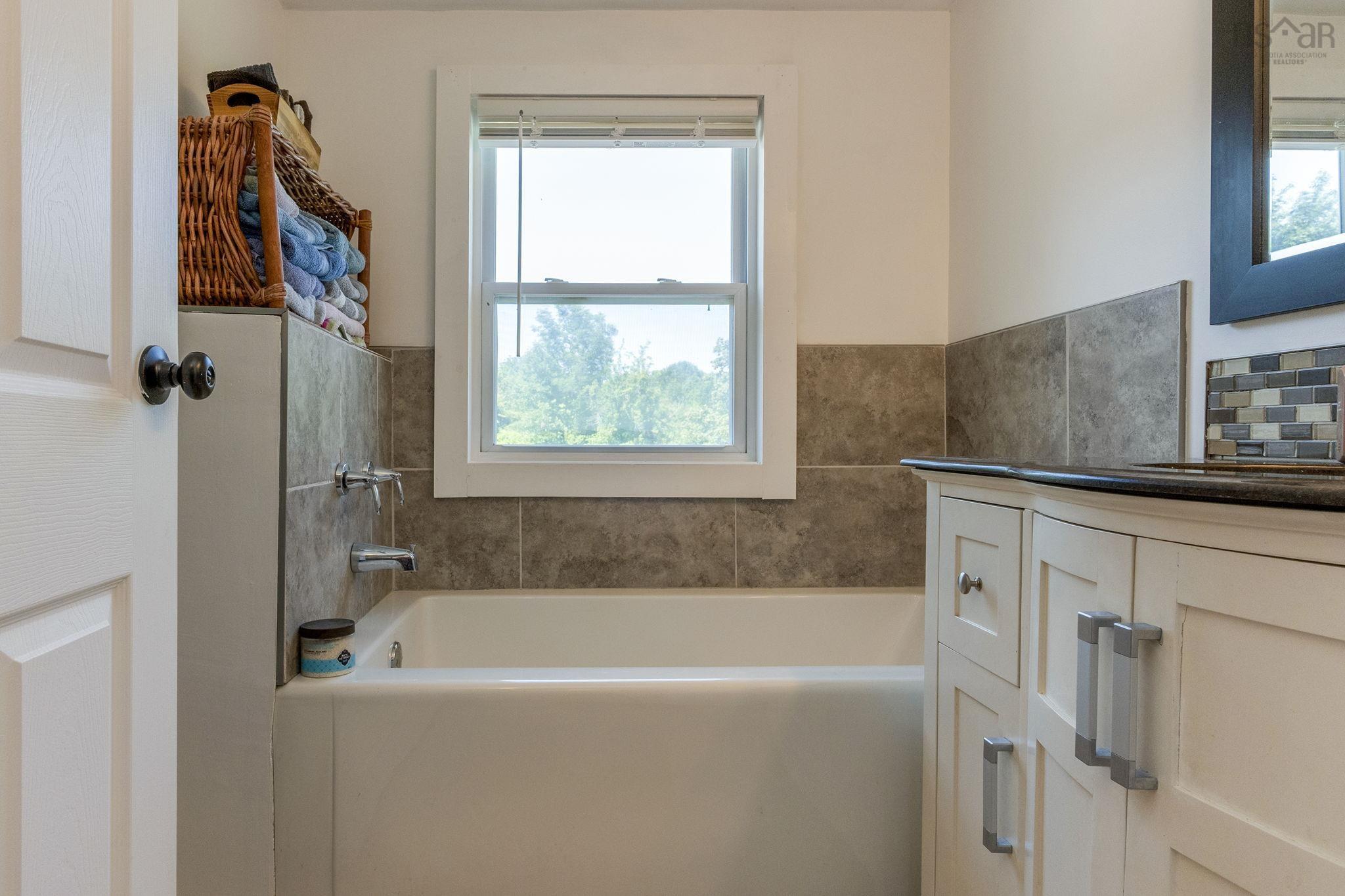 $436,000.00: 1215 Ridge Road, Wolfville Ridge