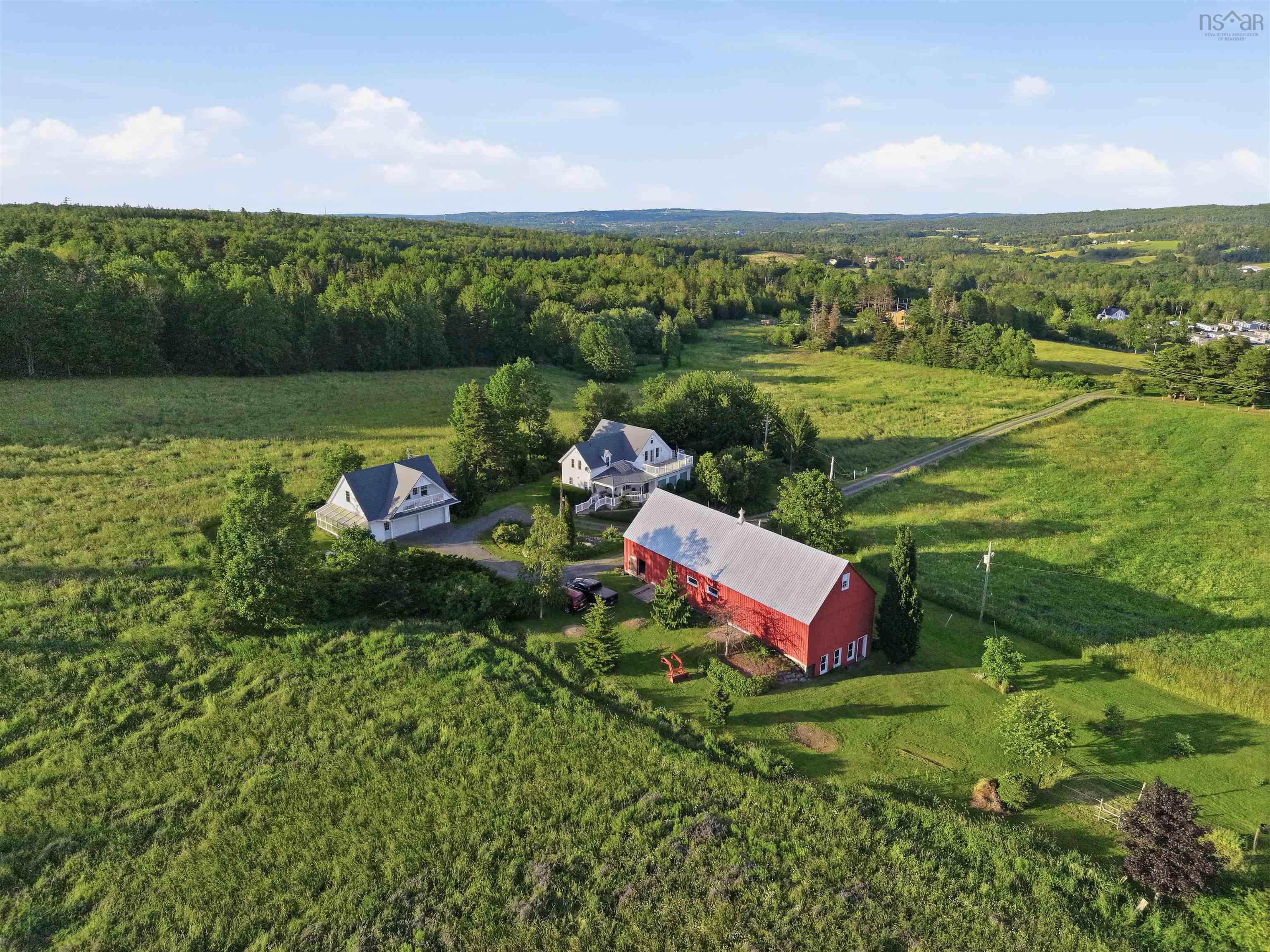 $999,900.00: 5773 Stellarton Trafalgar Road, Stellarton