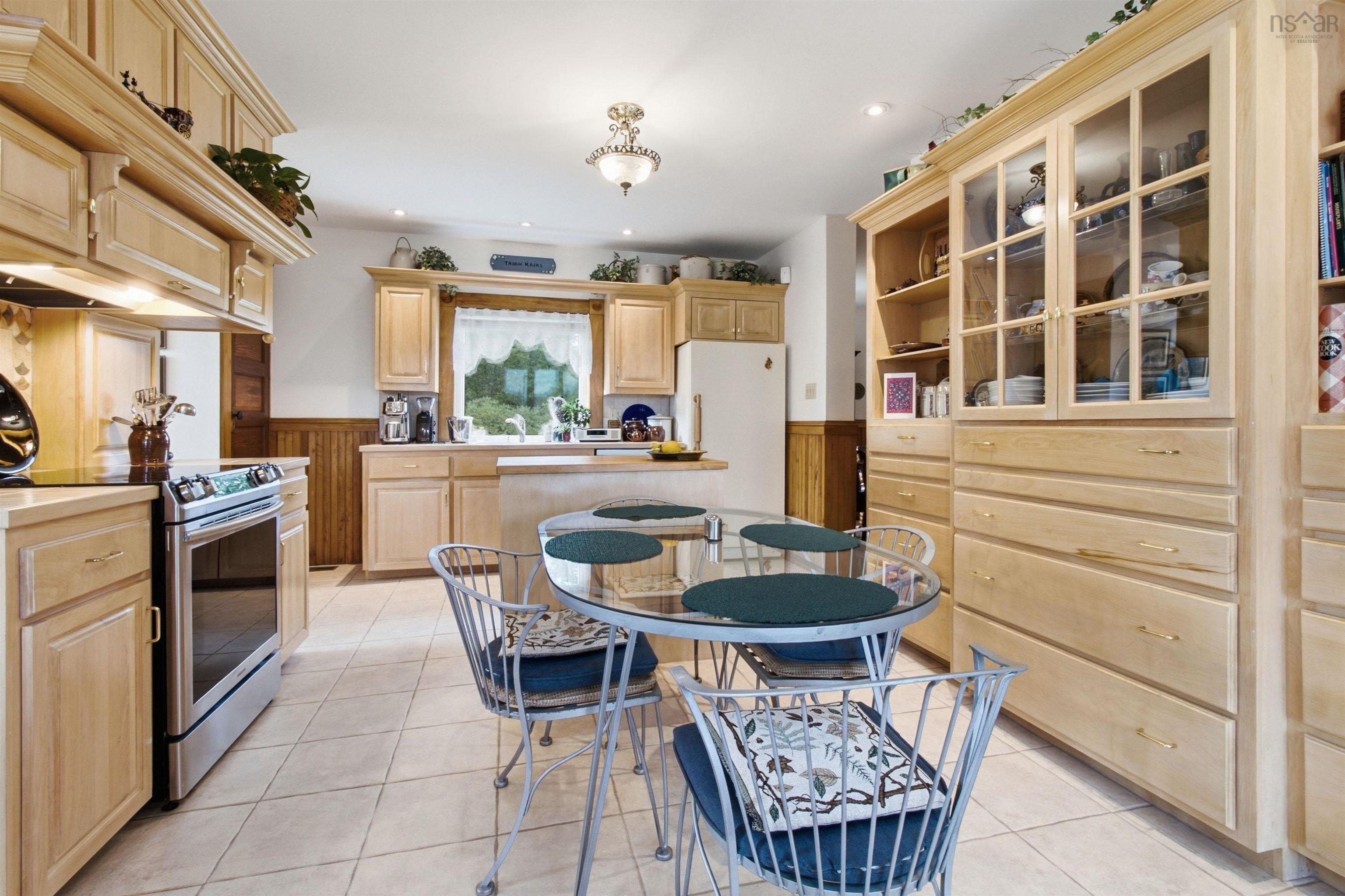 $999,900.00: 5773 Stellarton Trafalgar Road, Stellarton