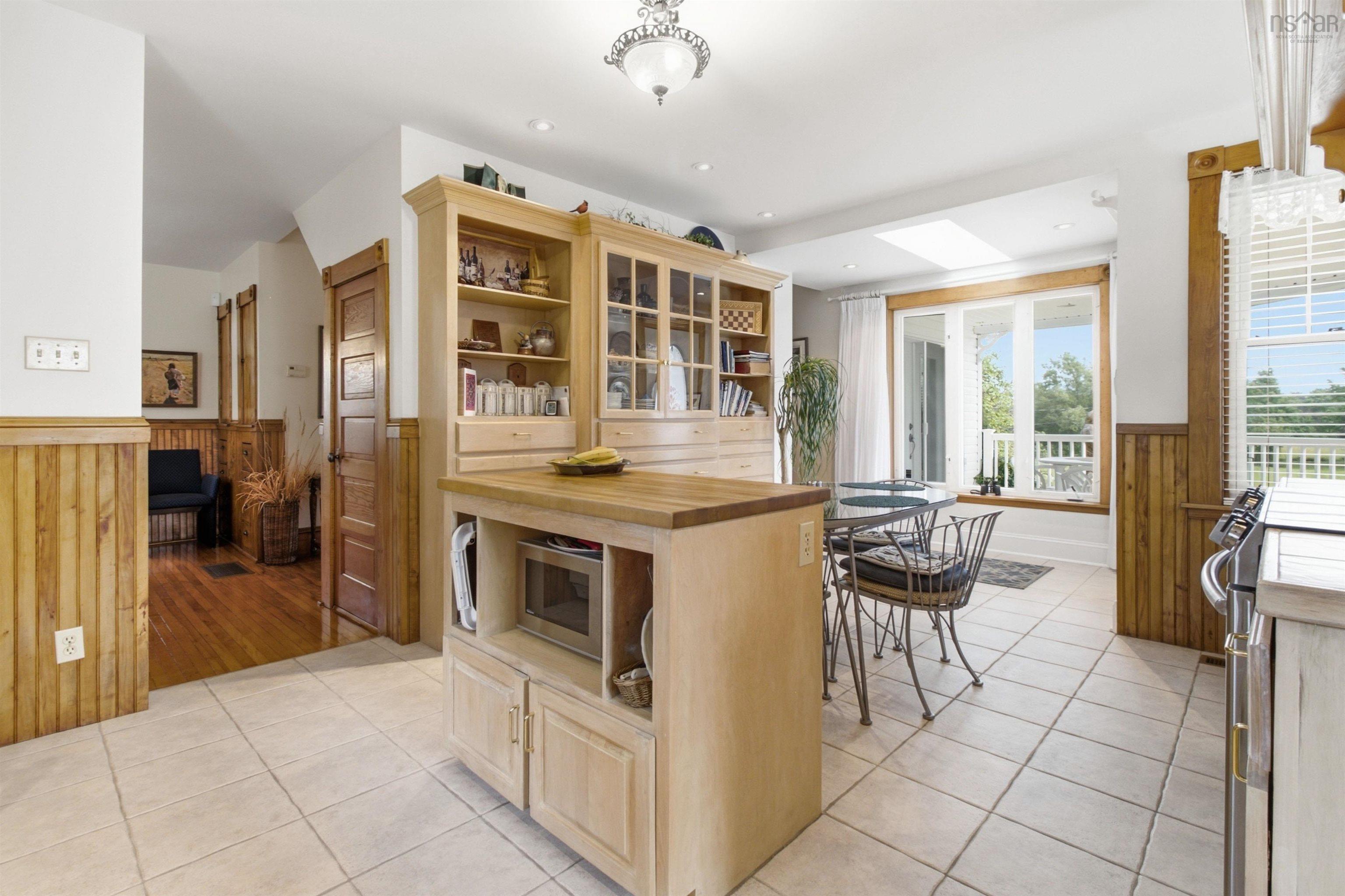 $999,900.00: 5773 Stellarton Trafalgar Road, Stellarton