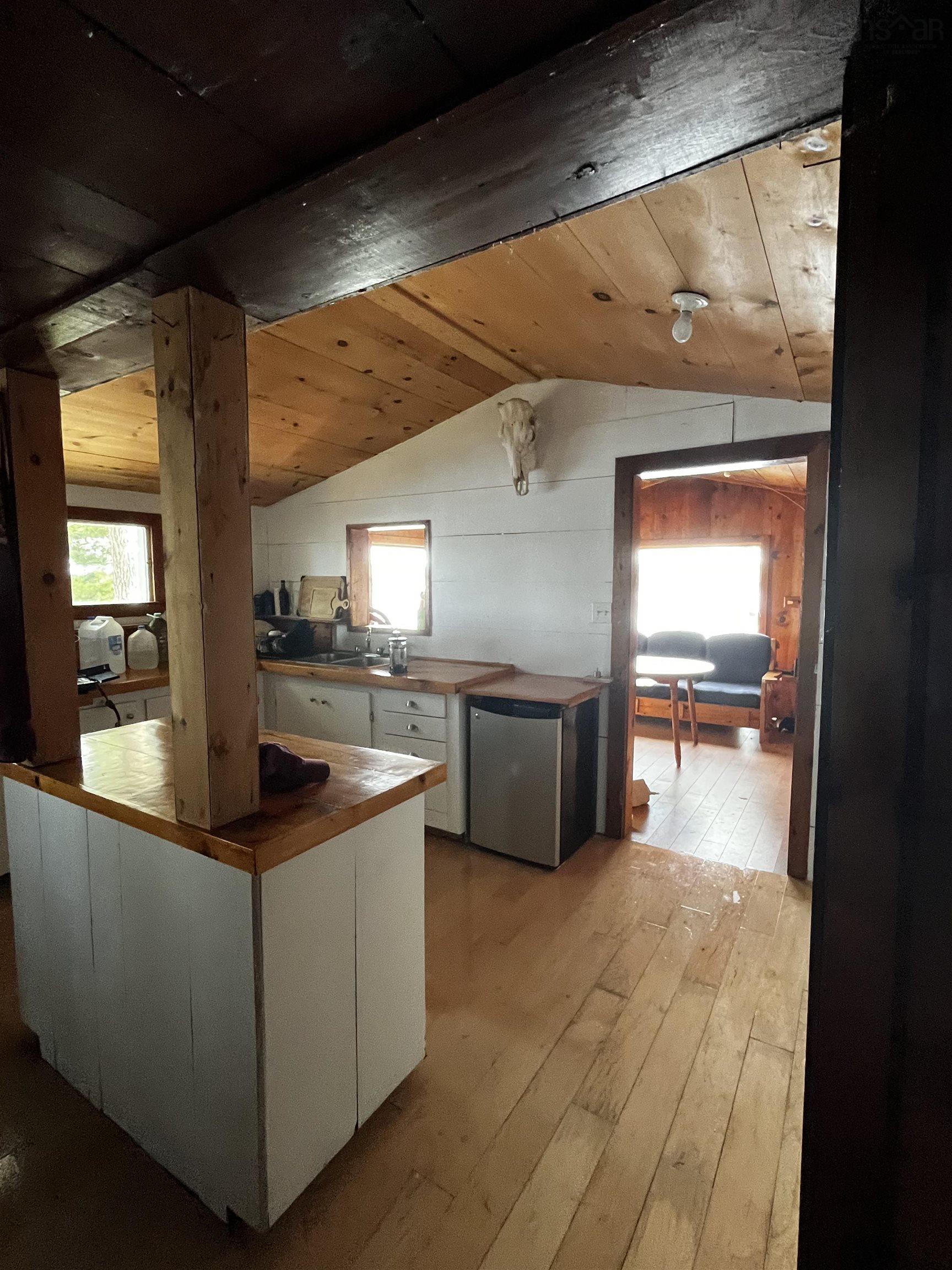 $199,900.00: 1 Beaver Island Road, Milton