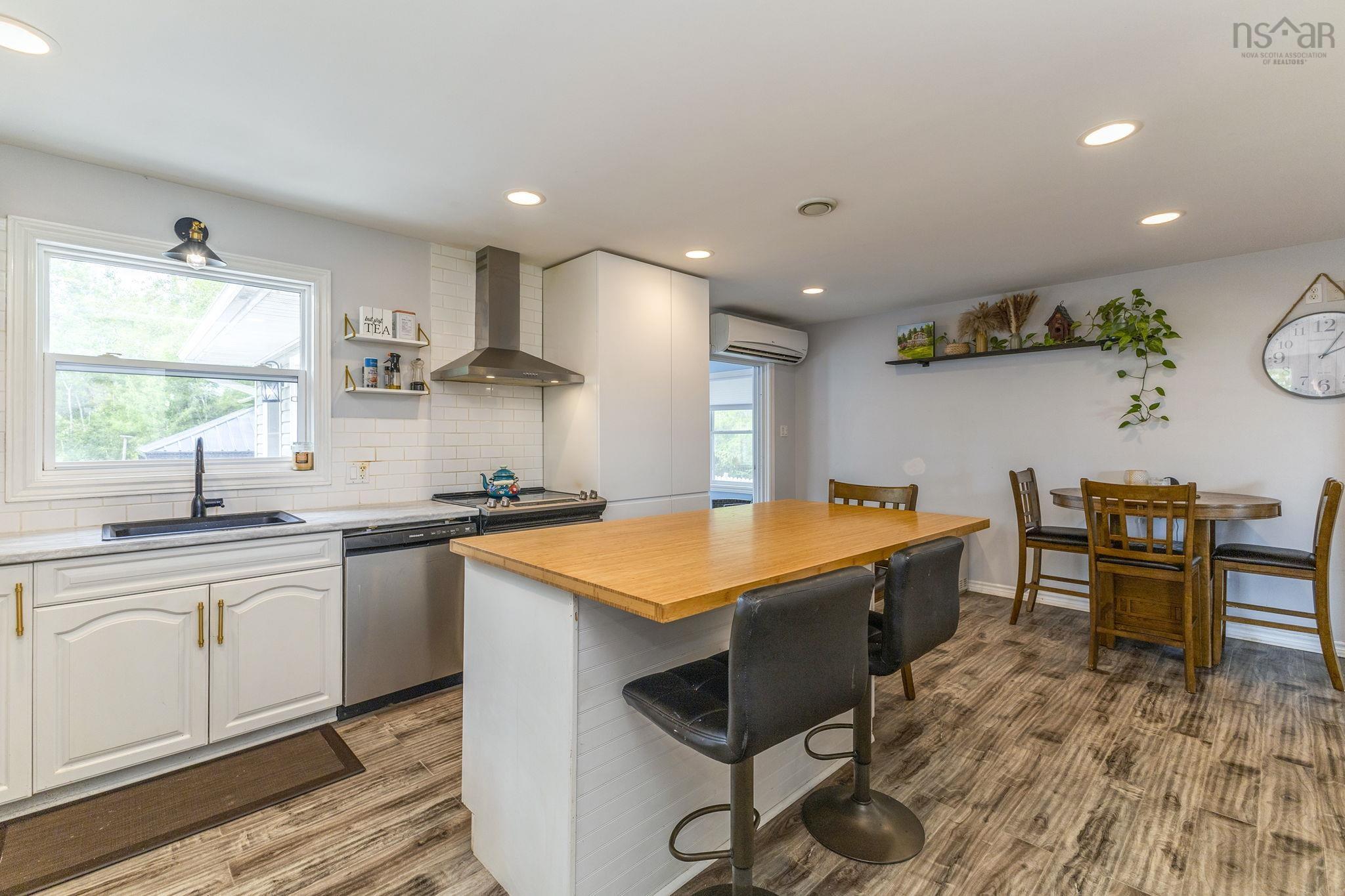 $419,999.00: 1636 Porter