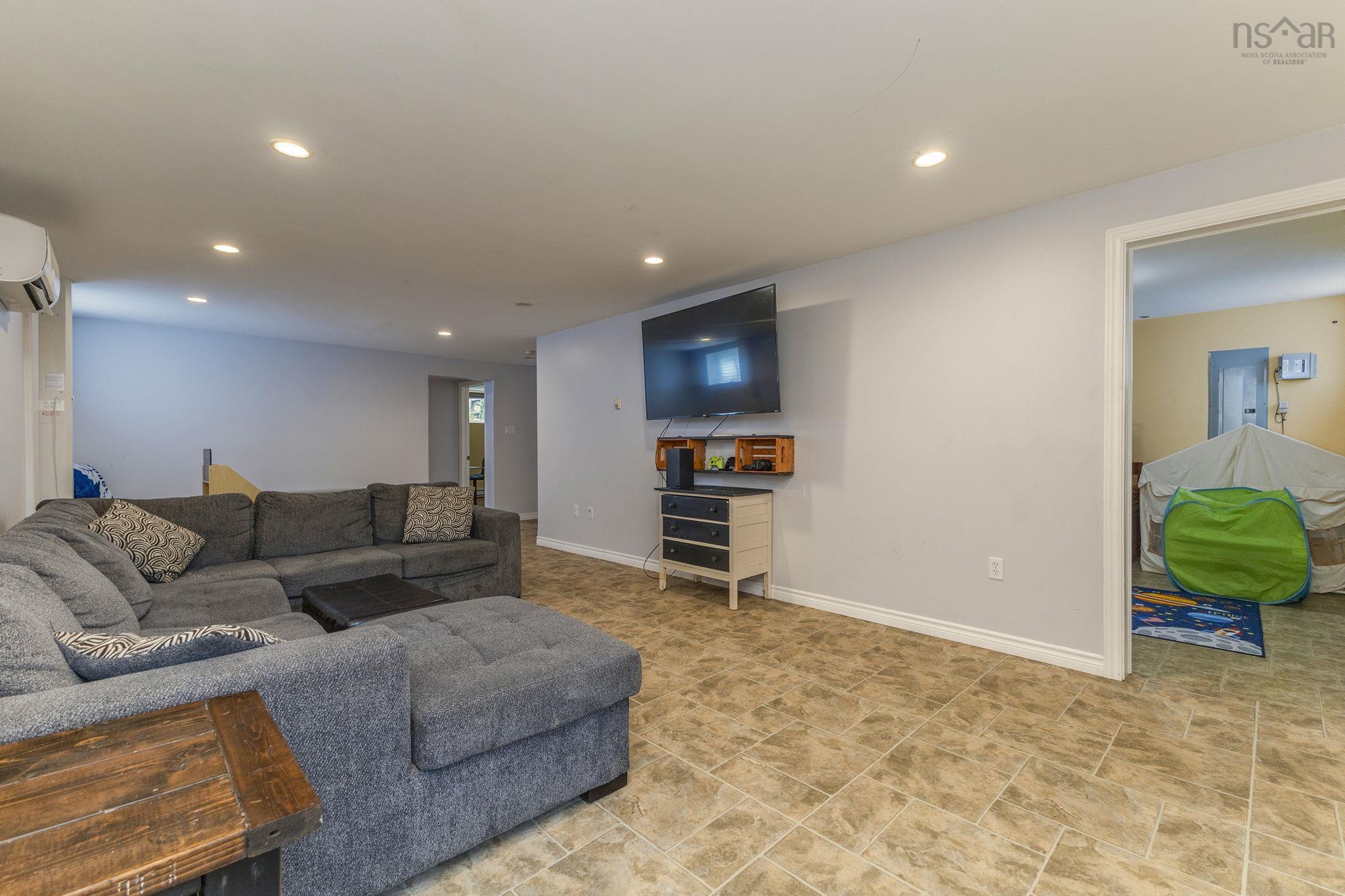 $419,999.00: 1636 Porter
