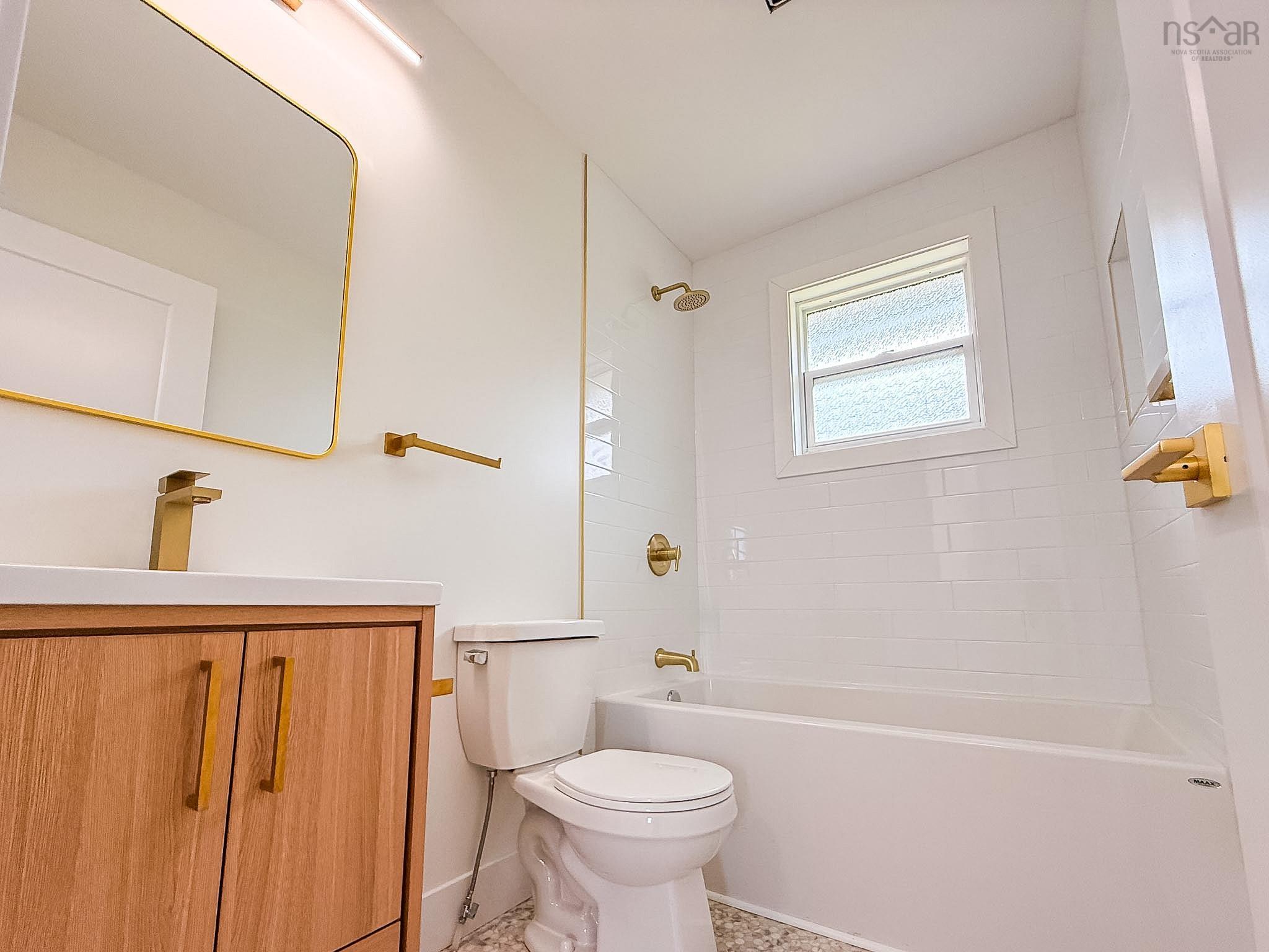 $399,999.00: 967 Westmount Road, Westmount