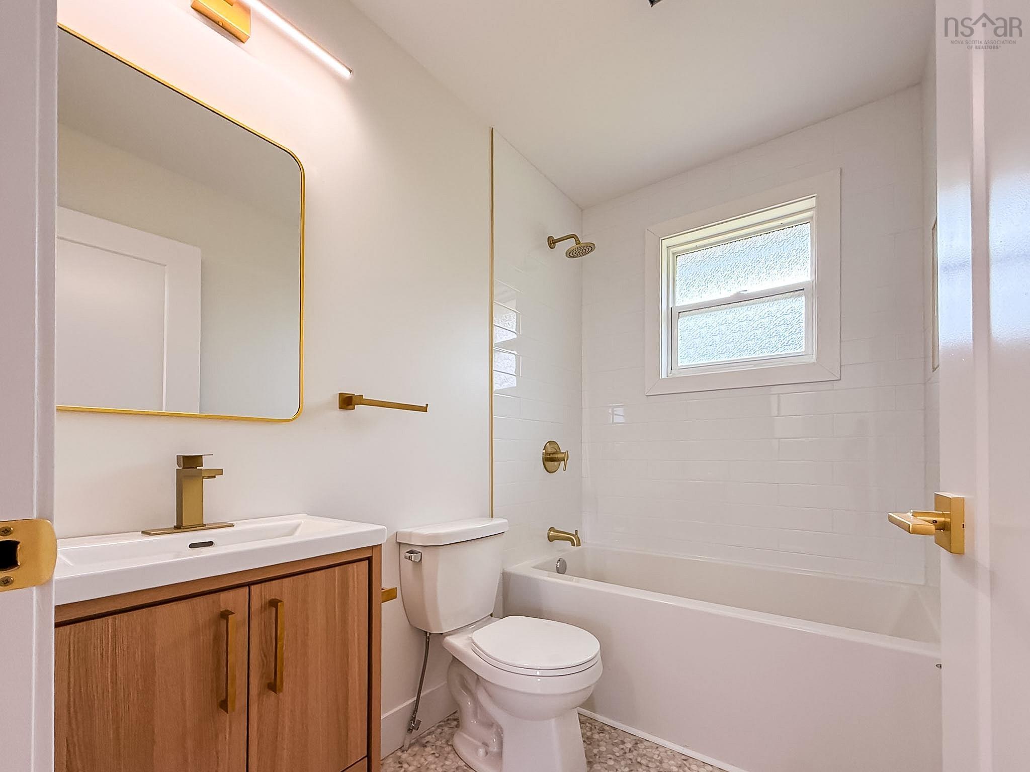 $399,999.00: 967 Westmount Road, Westmount
