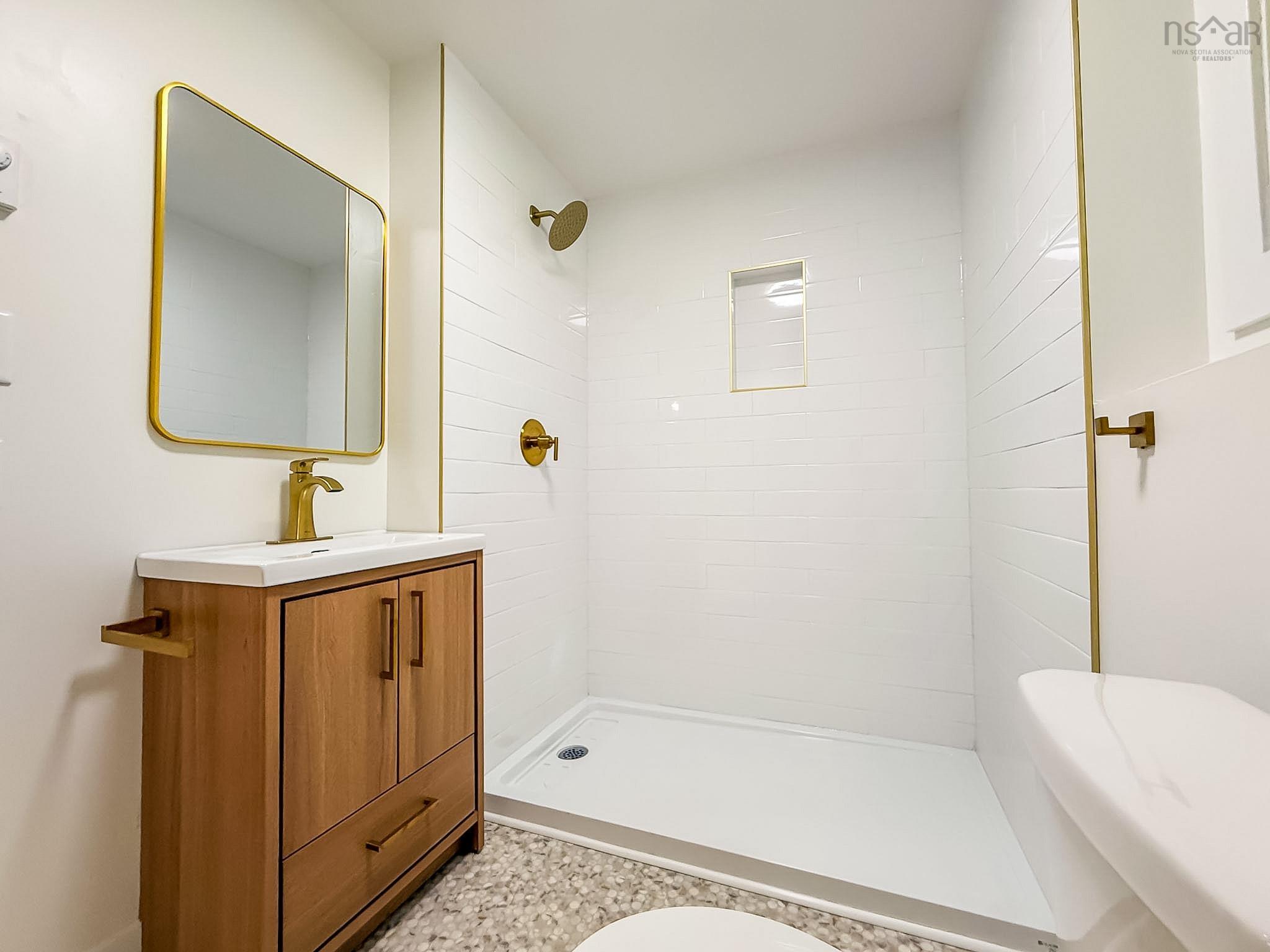 $399,999.00: 967 Westmount Road, Westmount