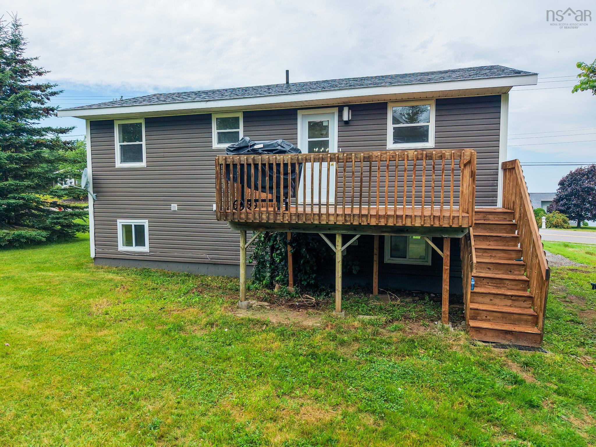 $399,999.00: 967 Westmount Road, Westmount