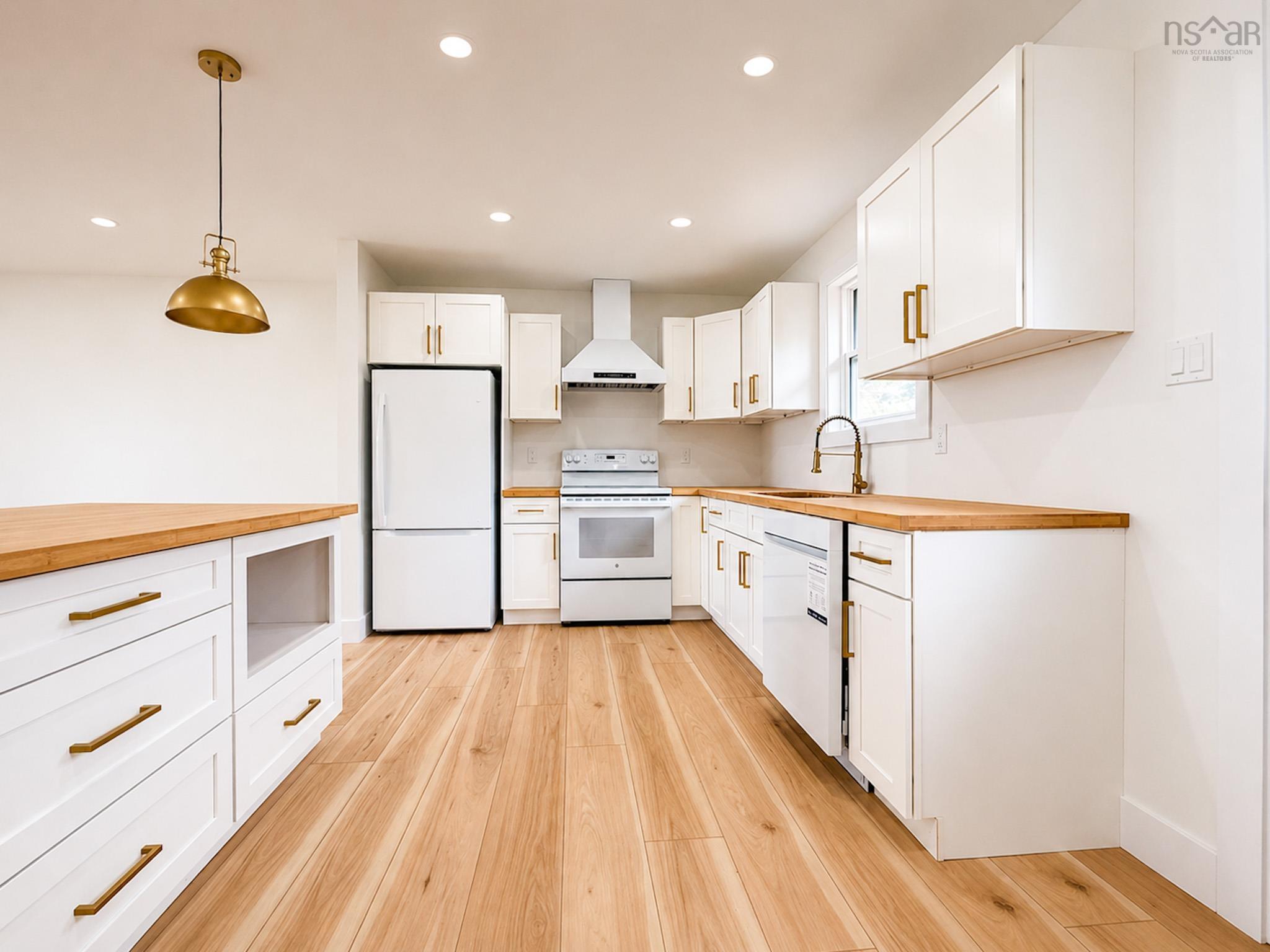 $399,999.00: 967 Westmount Road, Westmount
