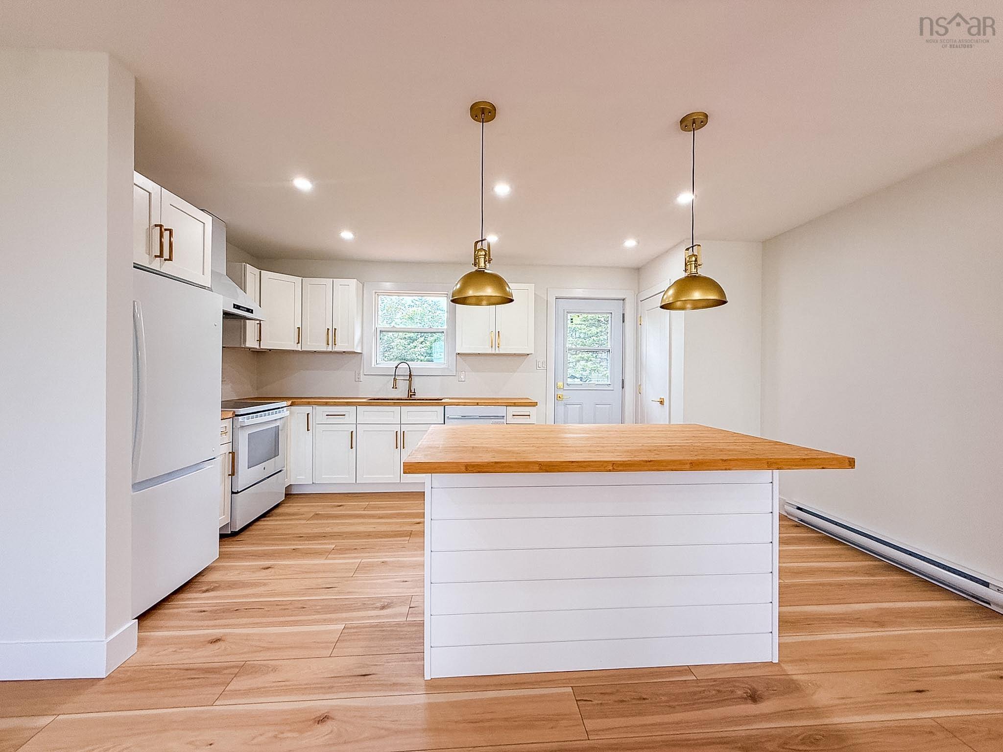 $399,999.00: 967 Westmount Road, Westmount