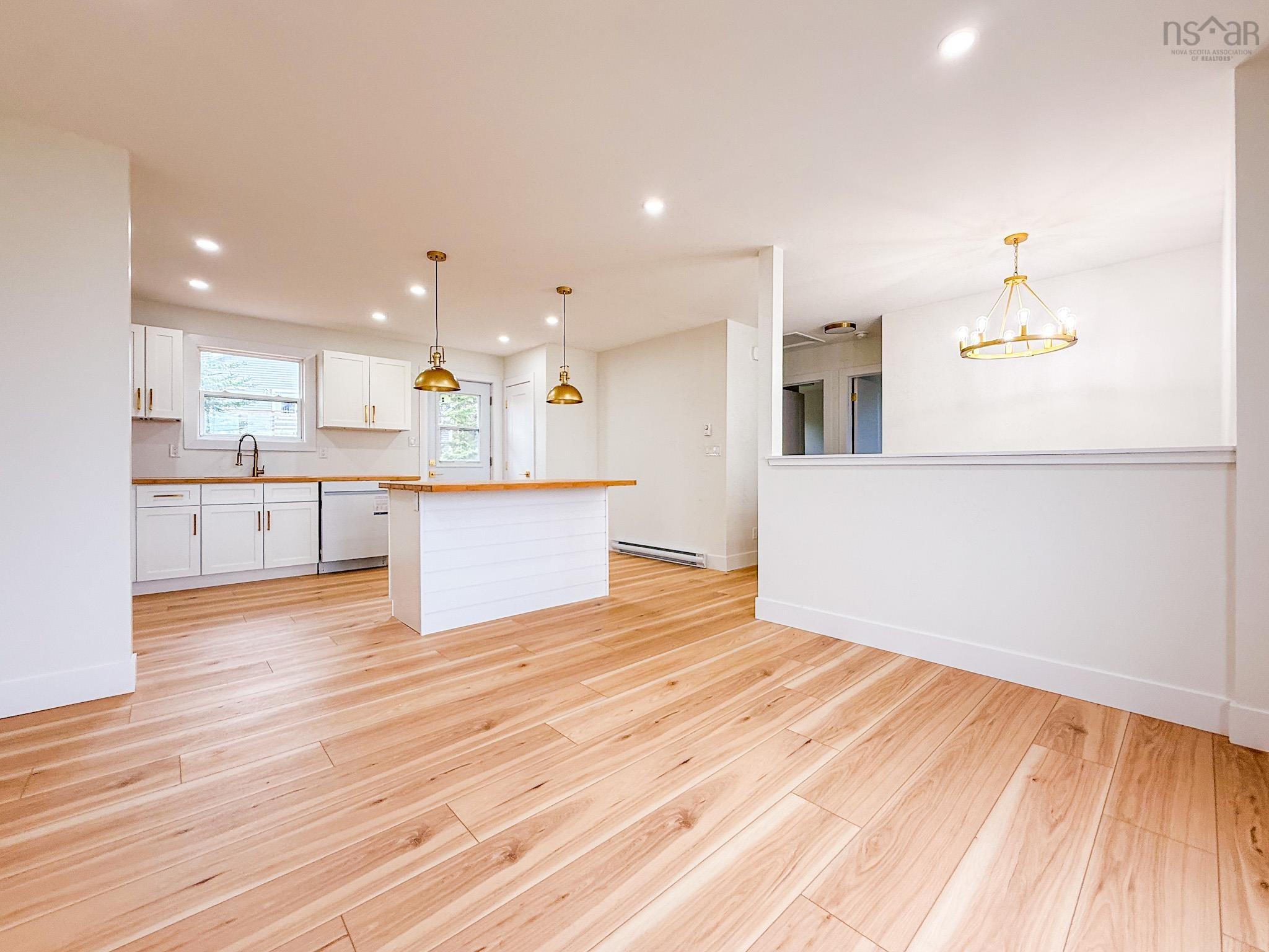 $399,999.00: 967 Westmount Road, Westmount