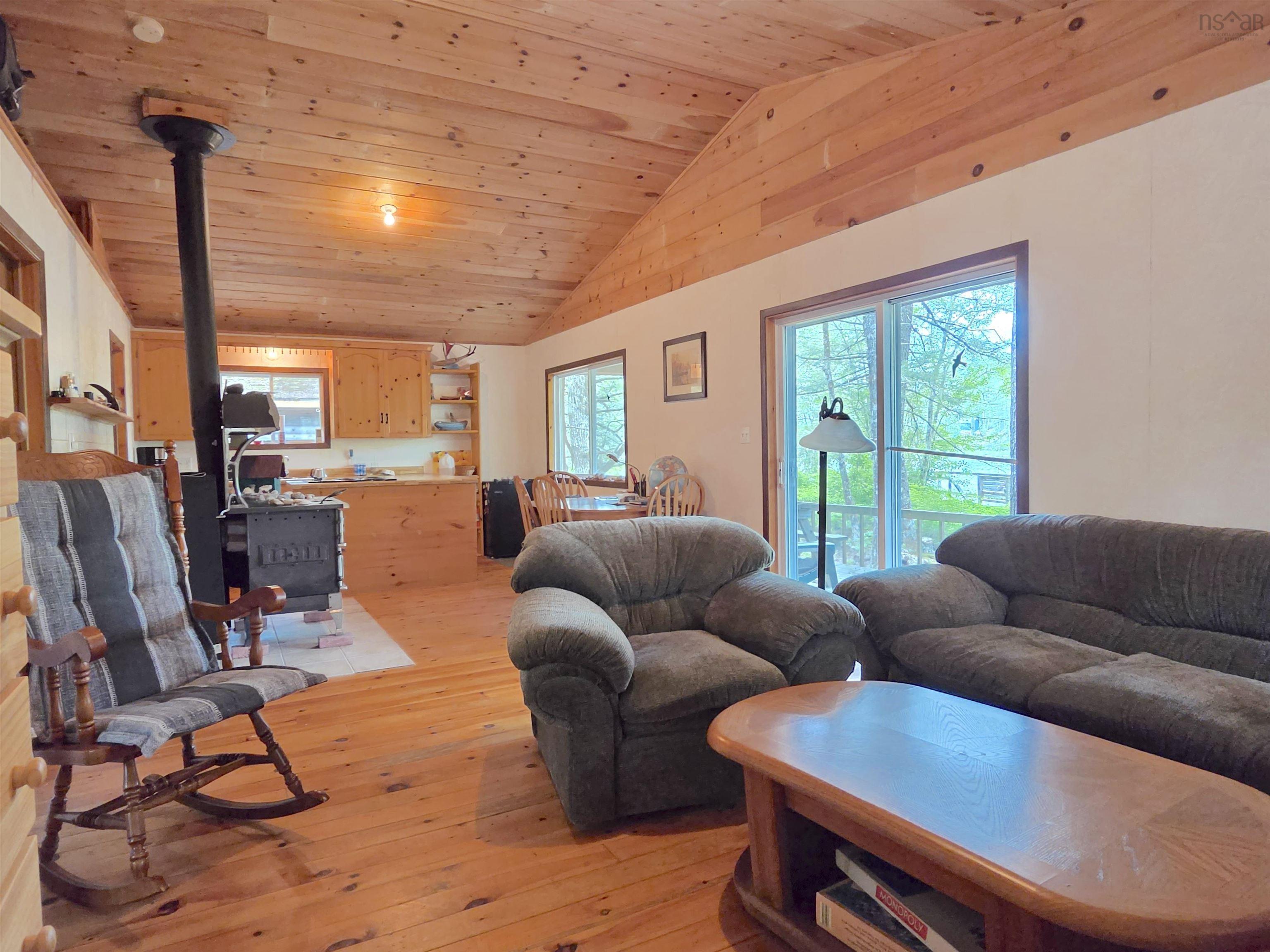 $400,000.00: 90 Pipe Cove Drive, Greenfield