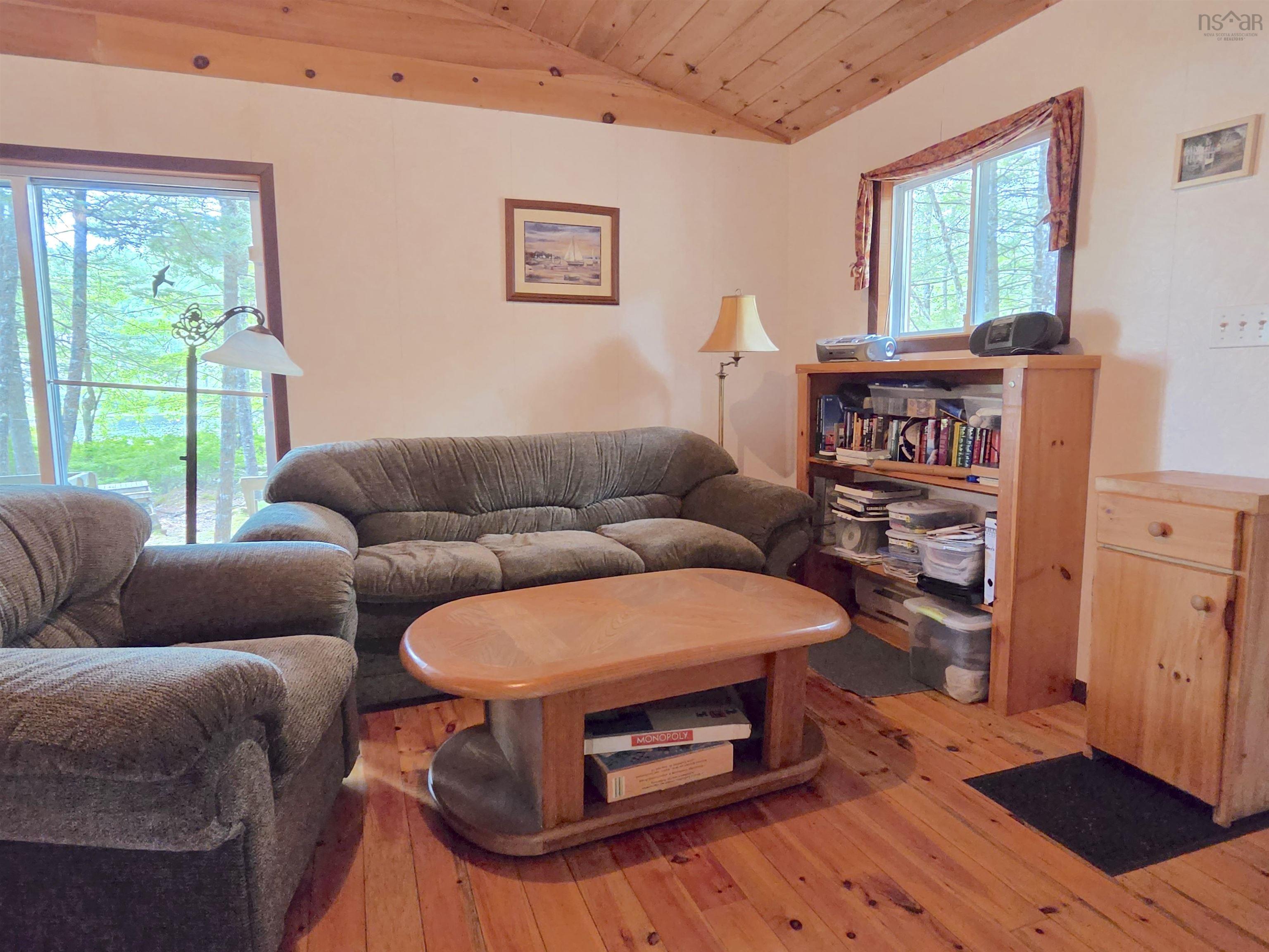$400,000.00: 90 Pipe Cove Drive, Greenfield