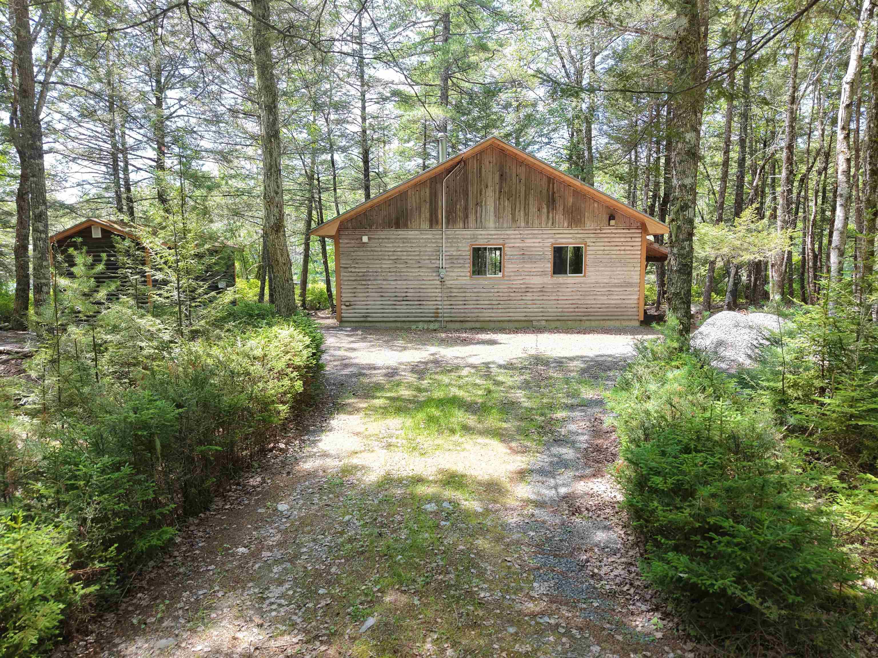 $400,000.00: 90 Pipe Cove Drive, Greenfield