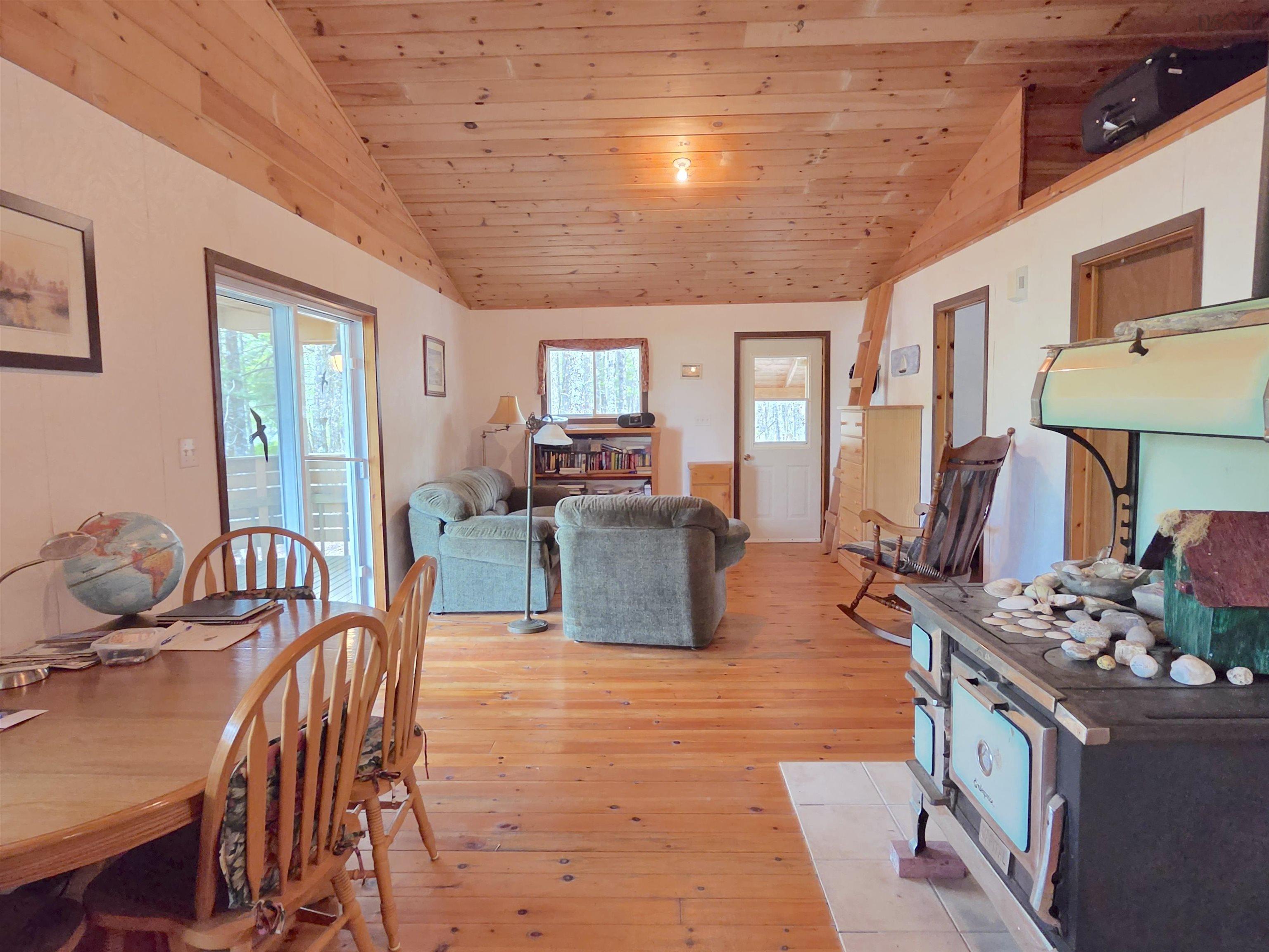 $400,000.00: 90 Pipe Cove Drive, Greenfield