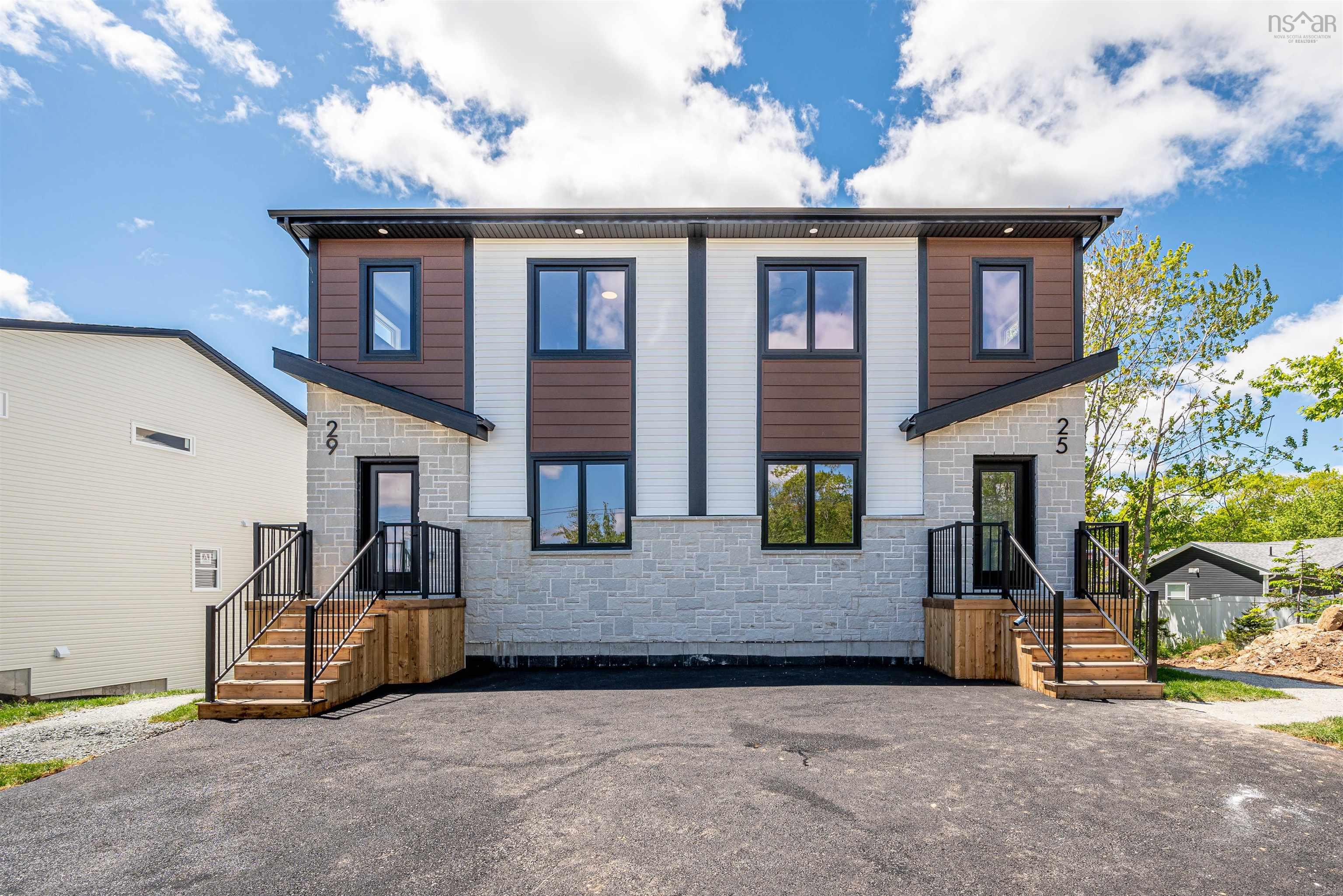 $709,900.00: 28A 202 Honeygold Drive, Halifax