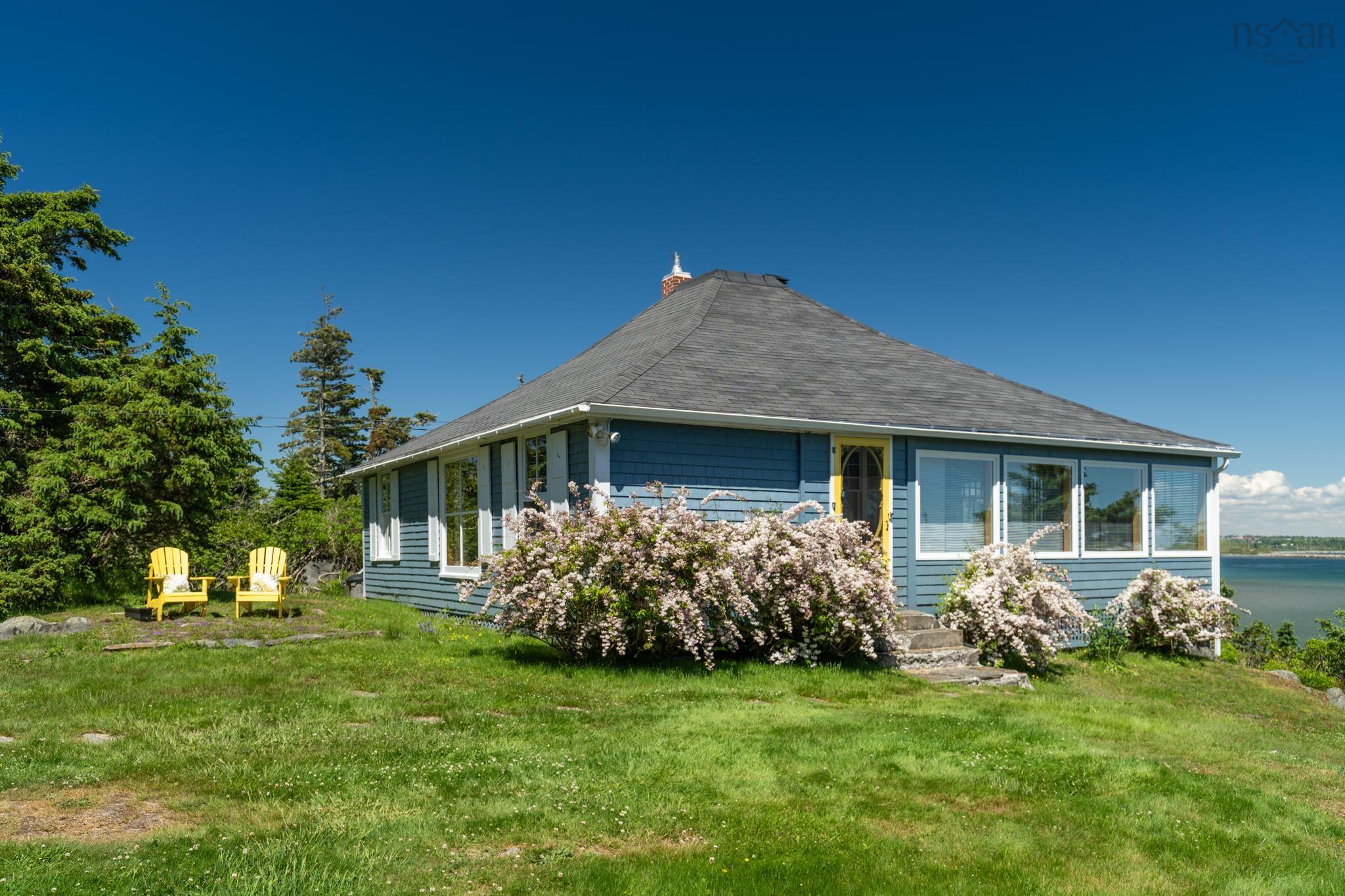 $325,000.00: 1393 Highway 304, Cape Forchu