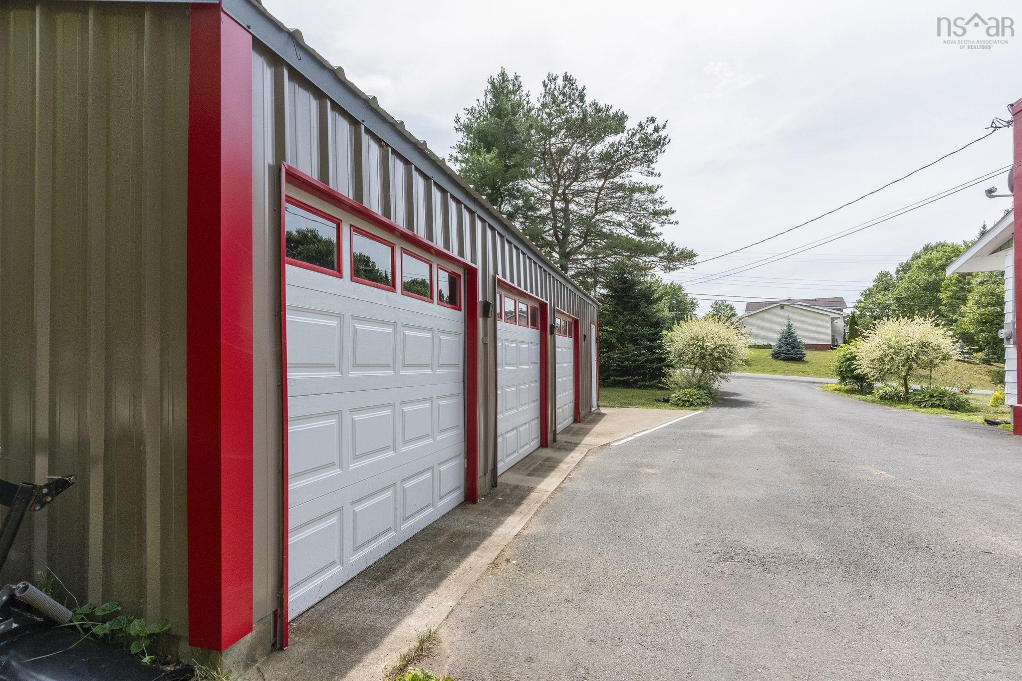 $444,000.00: 40 Bonavista Avenue, New Minas