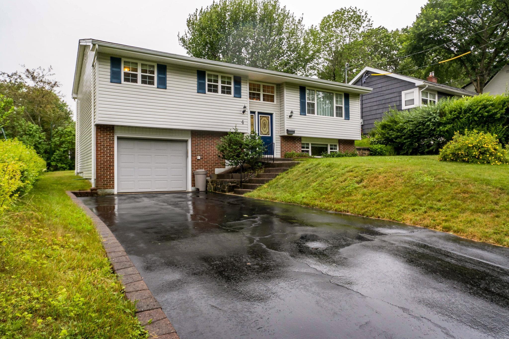 4 Meadowview Drive, Bedford, NS (MLS® 202618426)