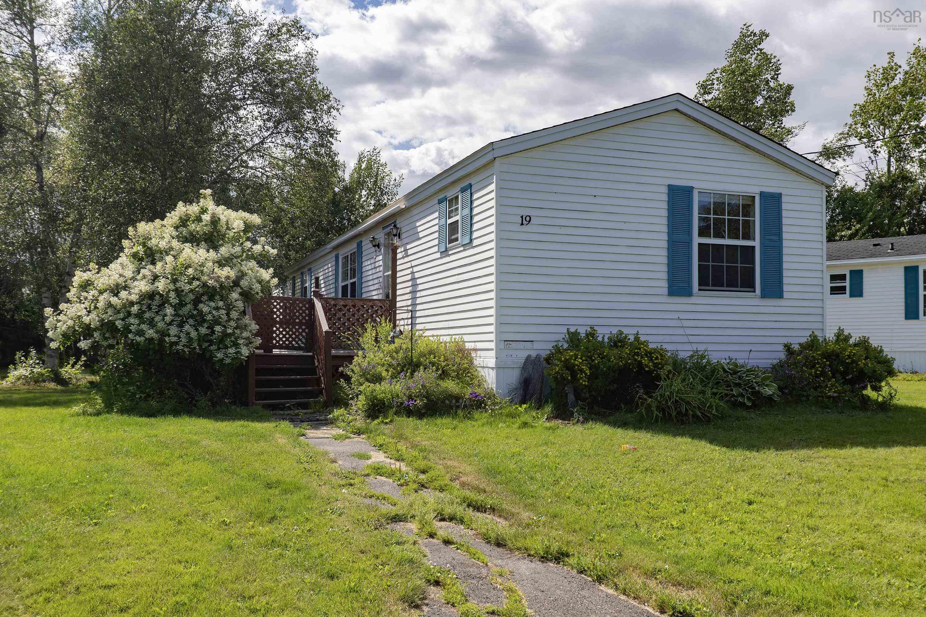 $114,900.00: 19 Kimberly Court, Amherst