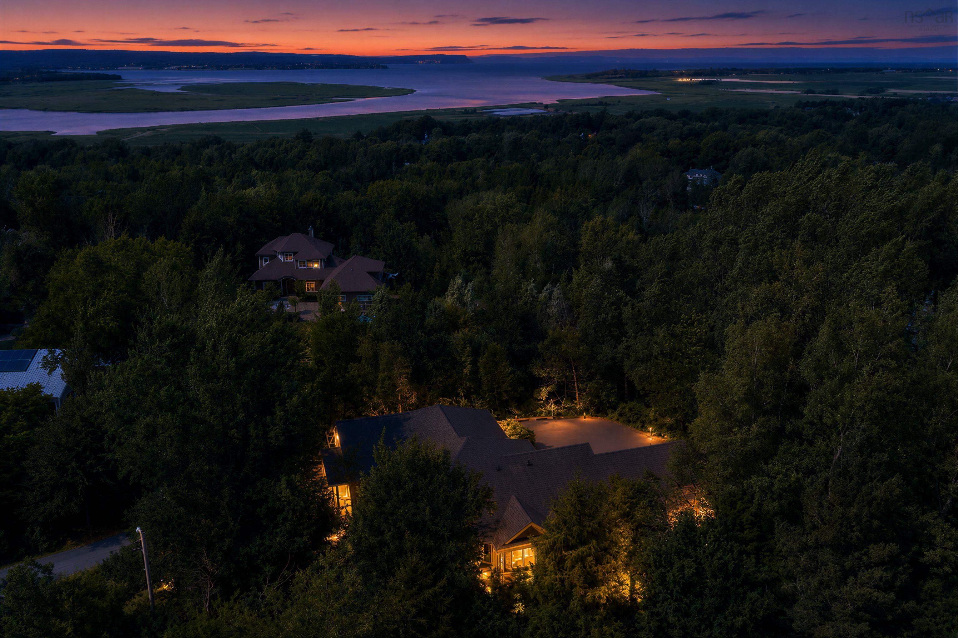 $1,275,000.00: 149 Orchard Avenue, Wolfville