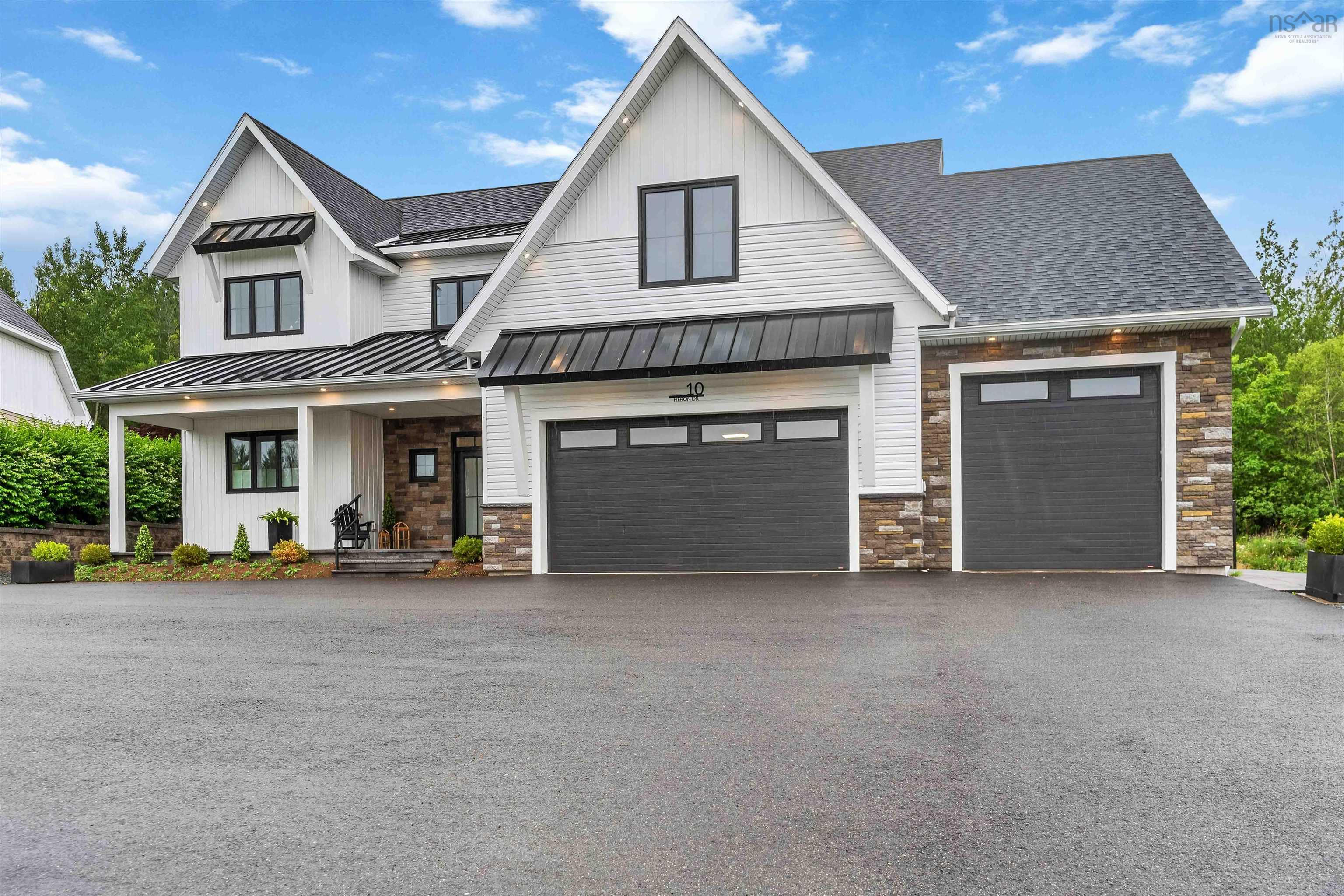$1,425,000.00: 10 Heron Drive, Canaan