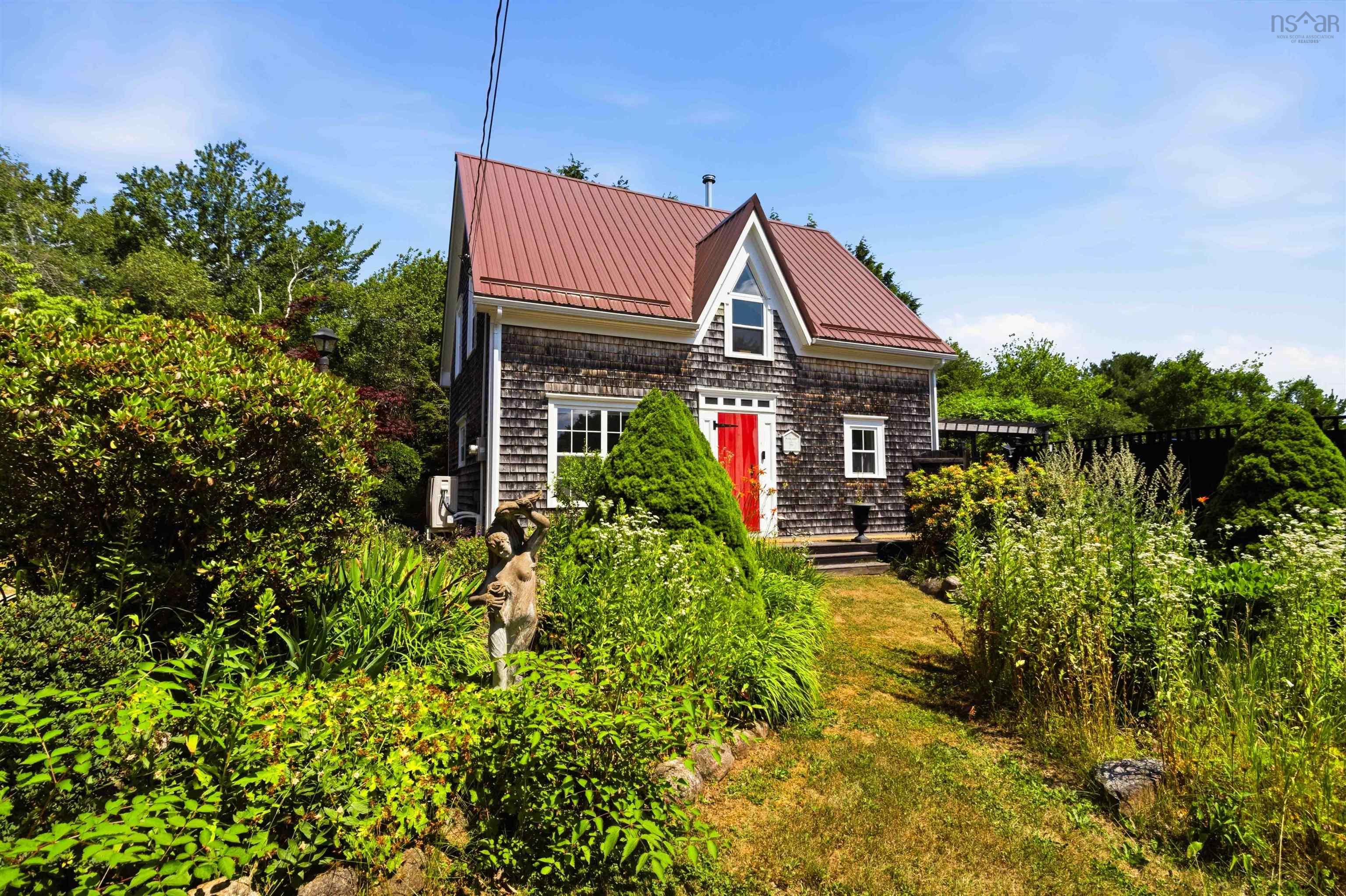 $579,900.00: 11460 Highway 3, Centre