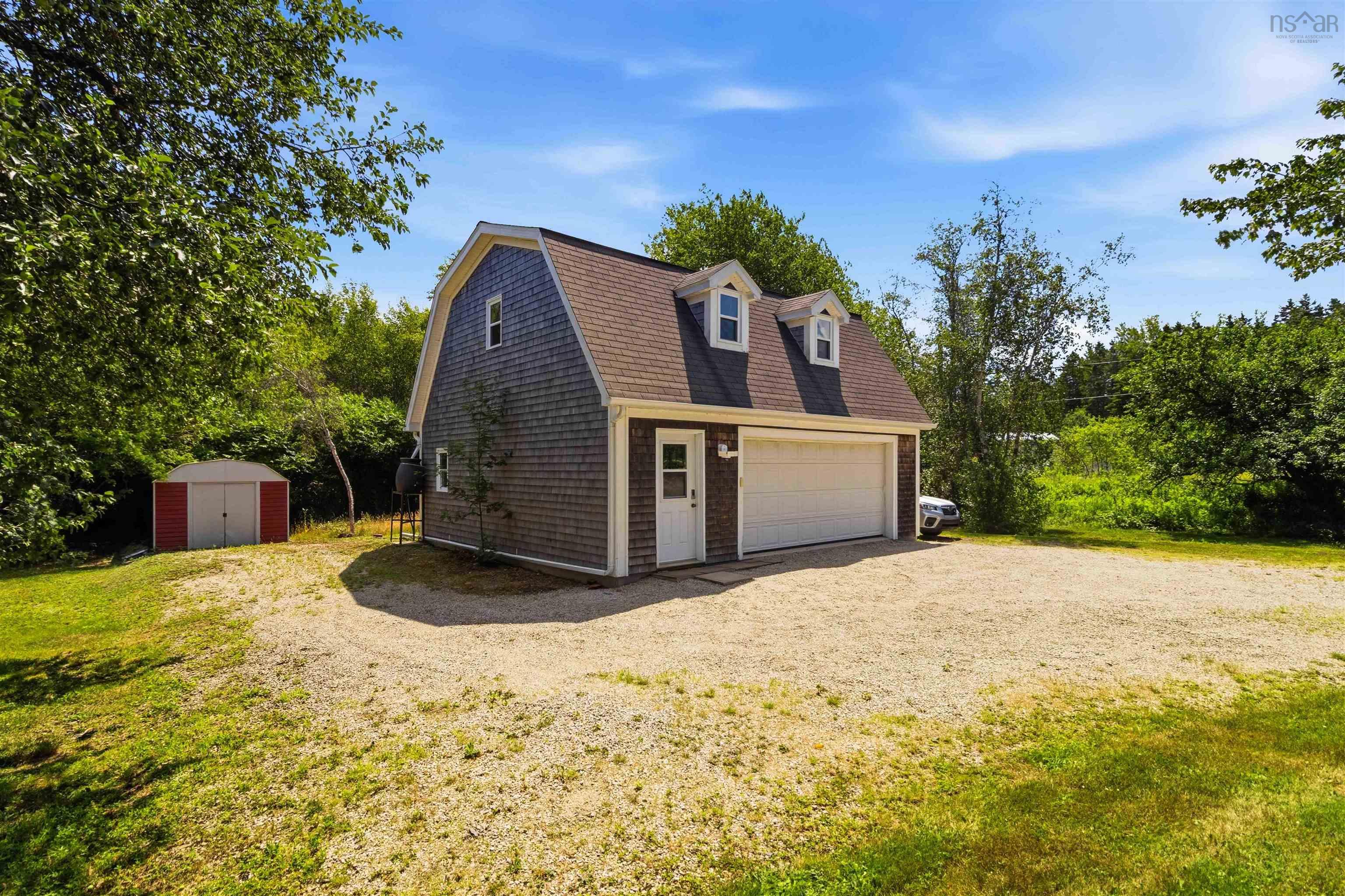 $579,900.00: 11460 Highway 3, Centre