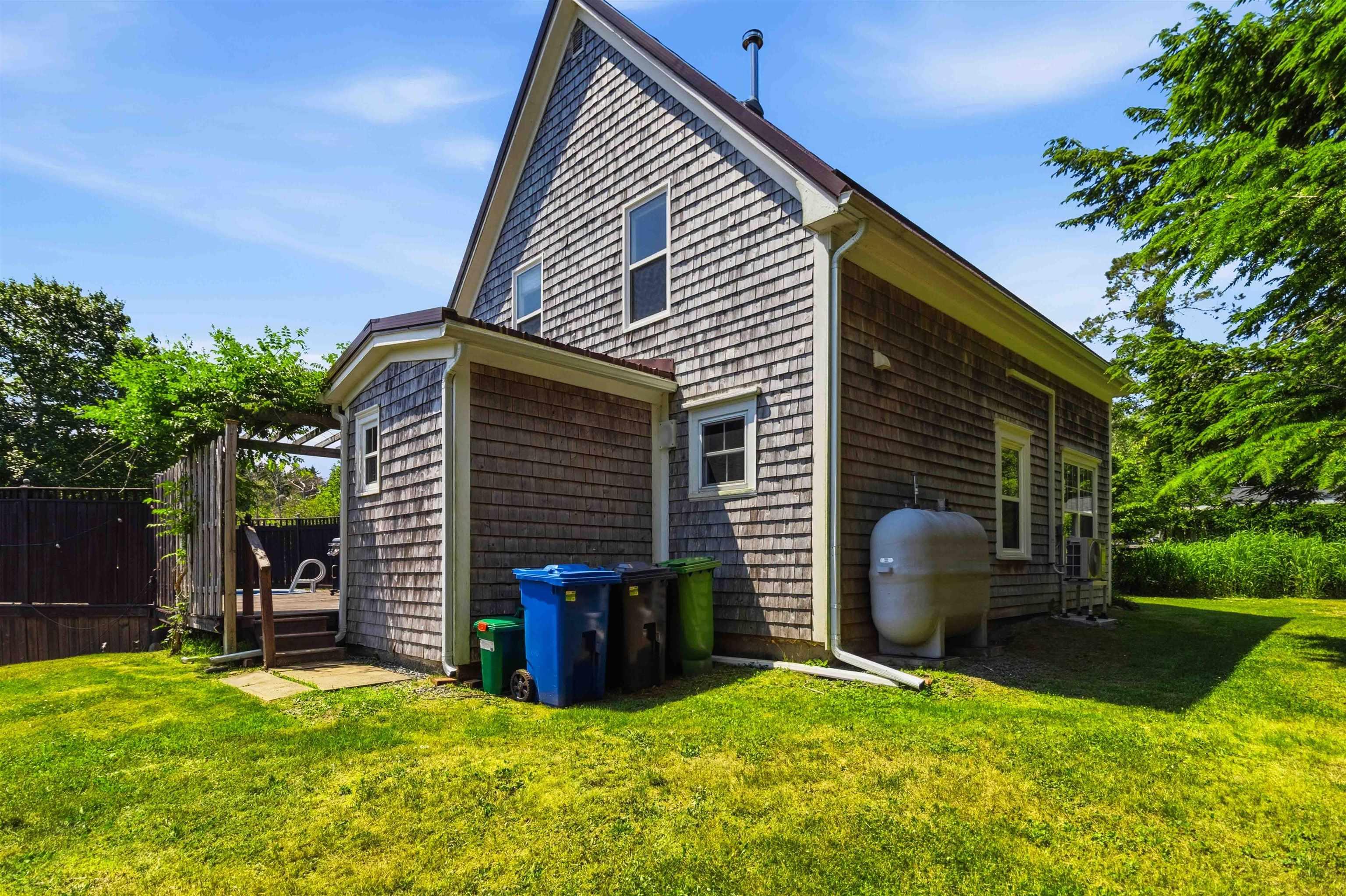 $579,900.00: 11460 Highway 3, Centre