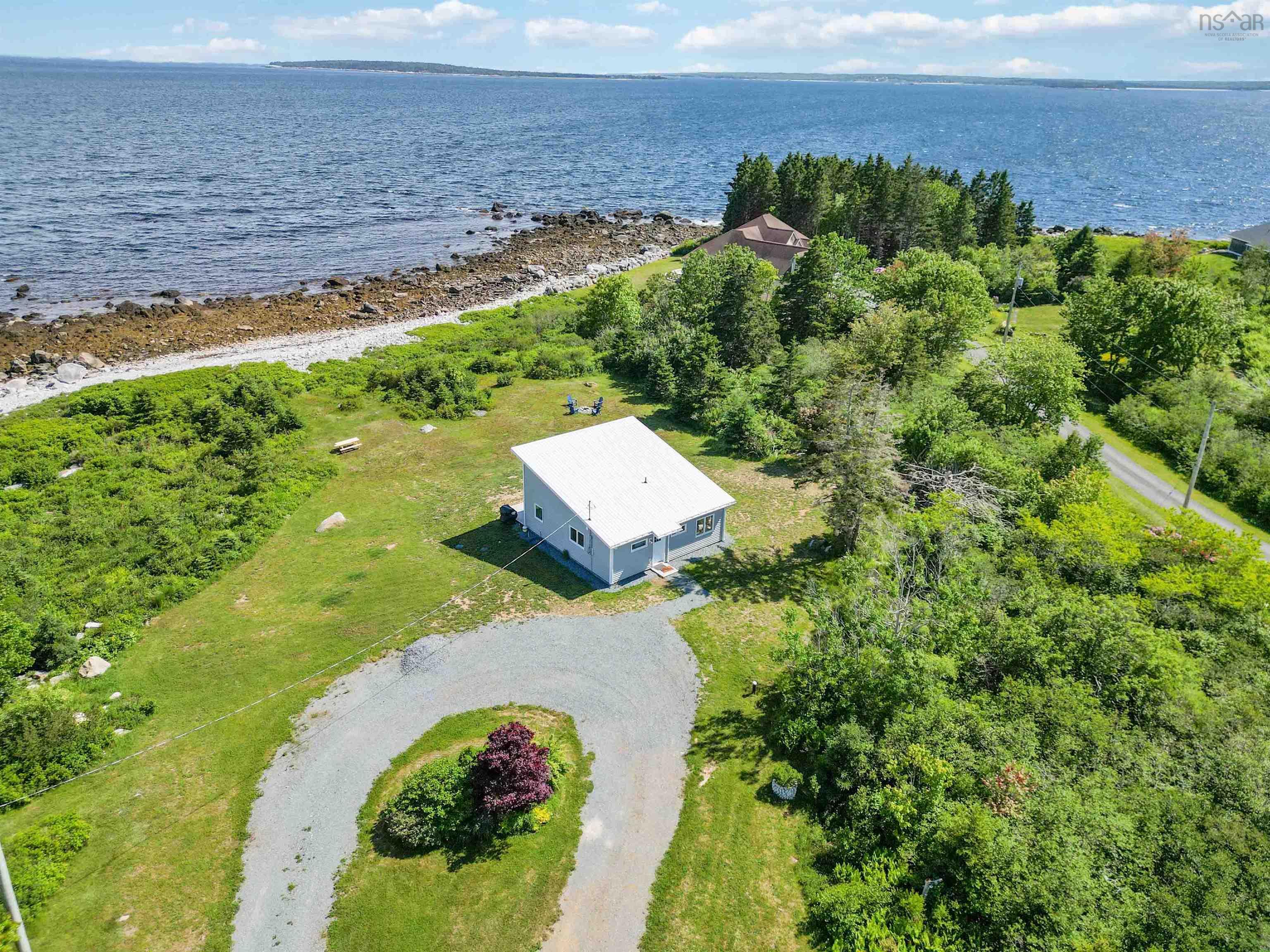 $1,125,000.00: 6837 Highway 3, Hunts Point
